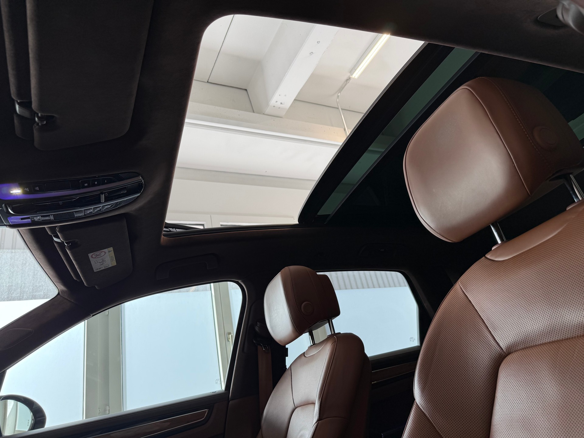 PORSCHE Cayenne Turbo S E-Hybrid-image-17
