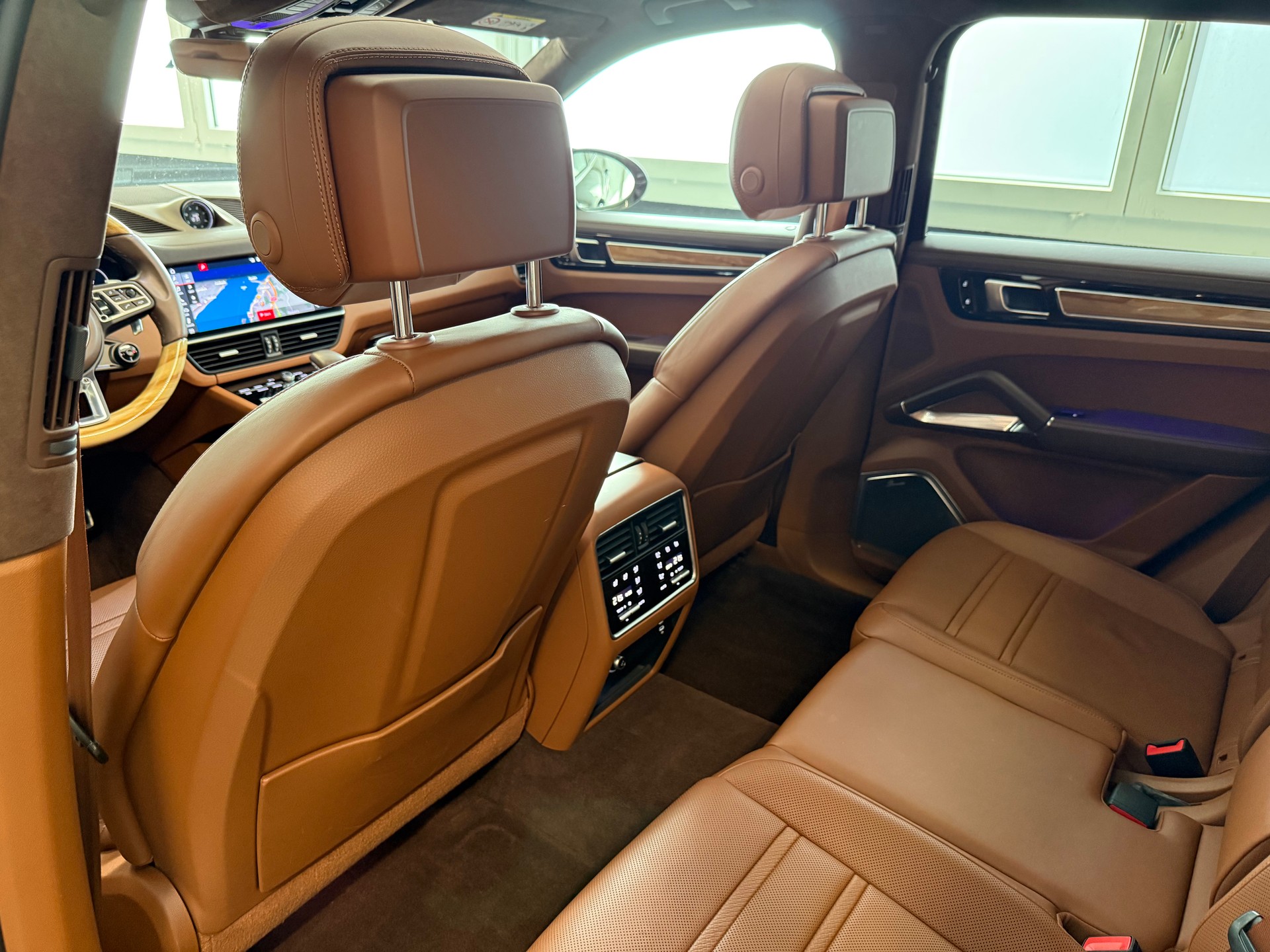 PORSCHE Cayenne Turbo S E-Hybrid-image-18