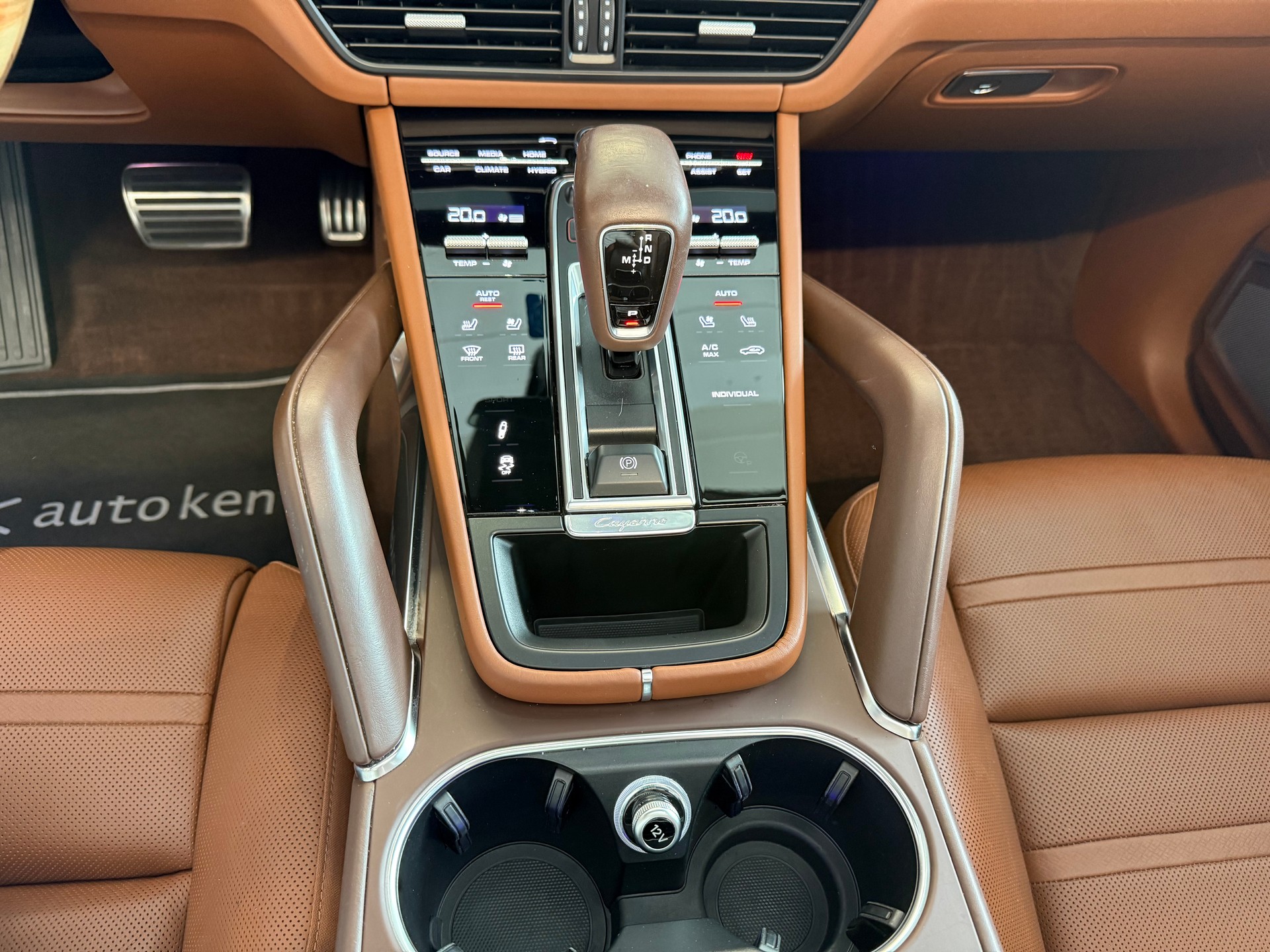 PORSCHE Cayenne Turbo S E-Hybrid-image-12