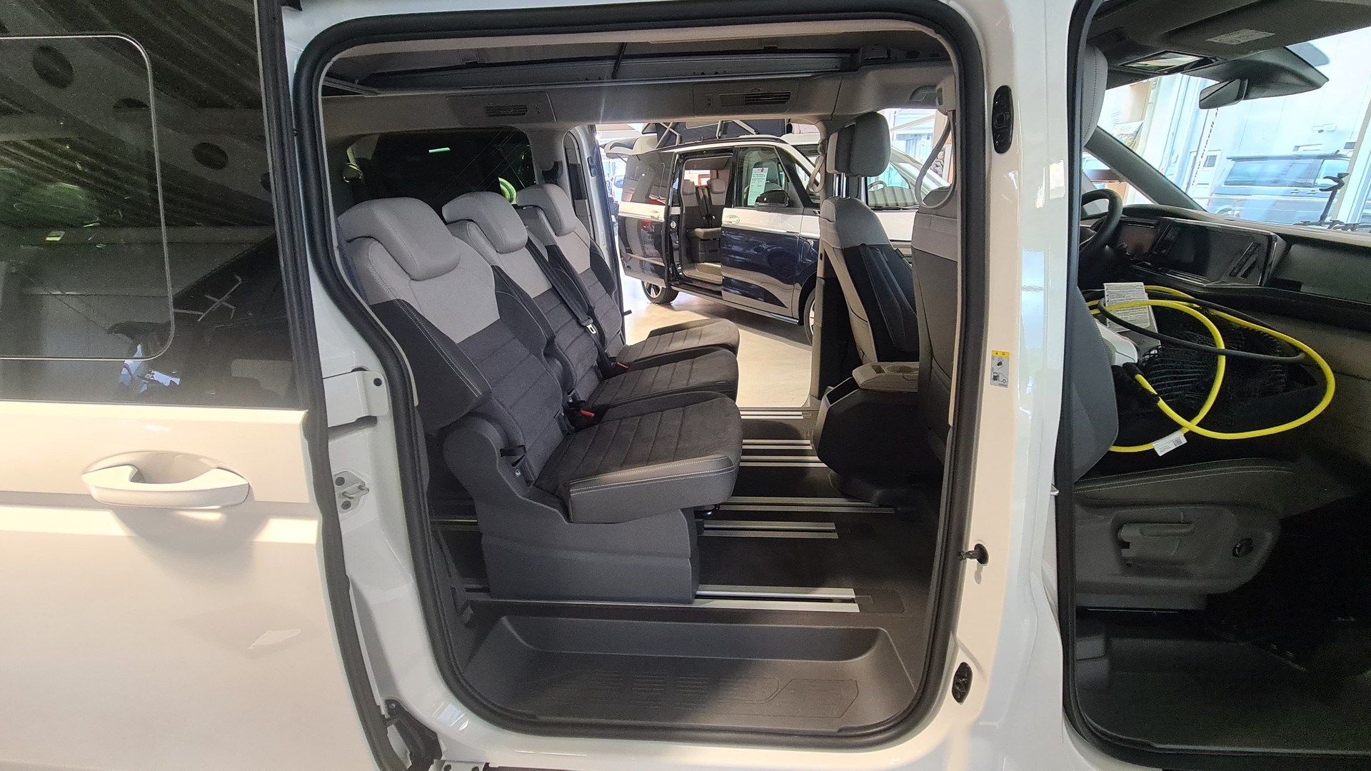 VW California eHybrid Beach 4Motion VW California eHybrid Beach 4Motion * 5 Sitzer * 5 Schlafplätze *-image-20