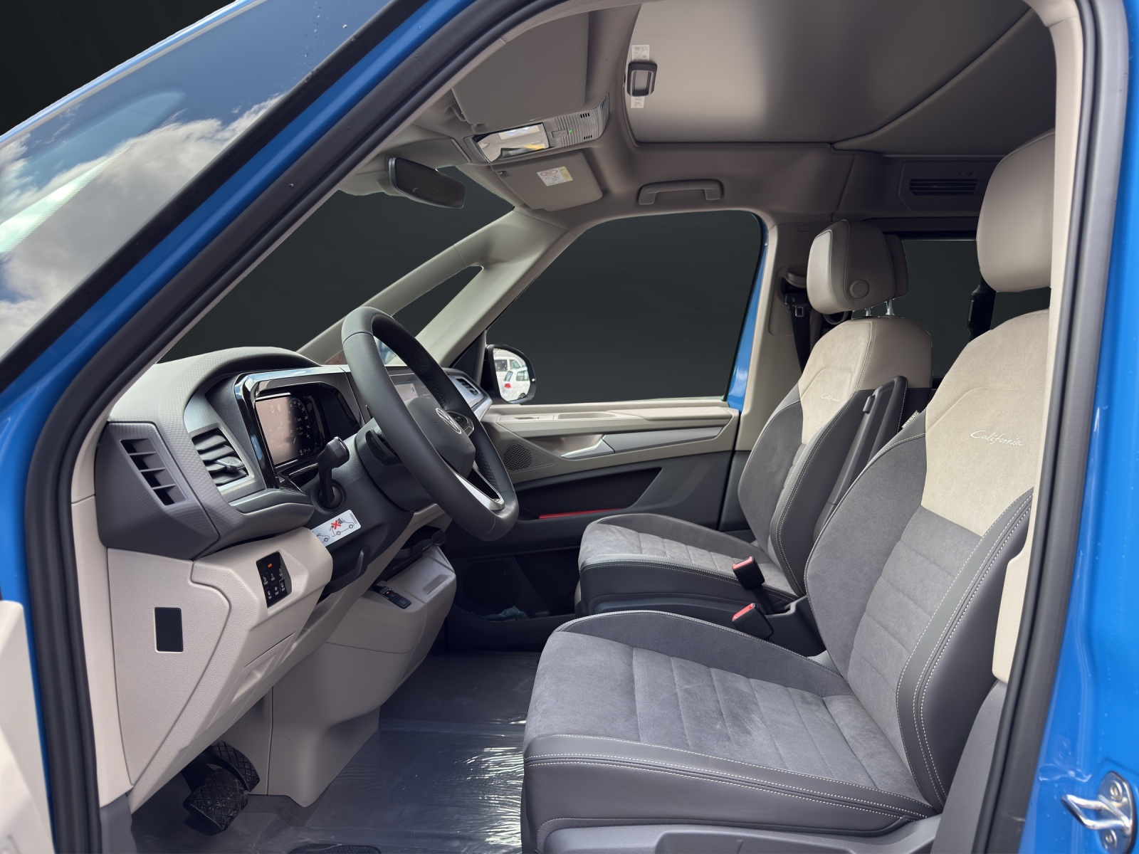 VW California eHybrid Beach 4Motion VW California eHybrid Beach 4Motion * 5 Sitzer * 5 Schlafplätze *-image-11