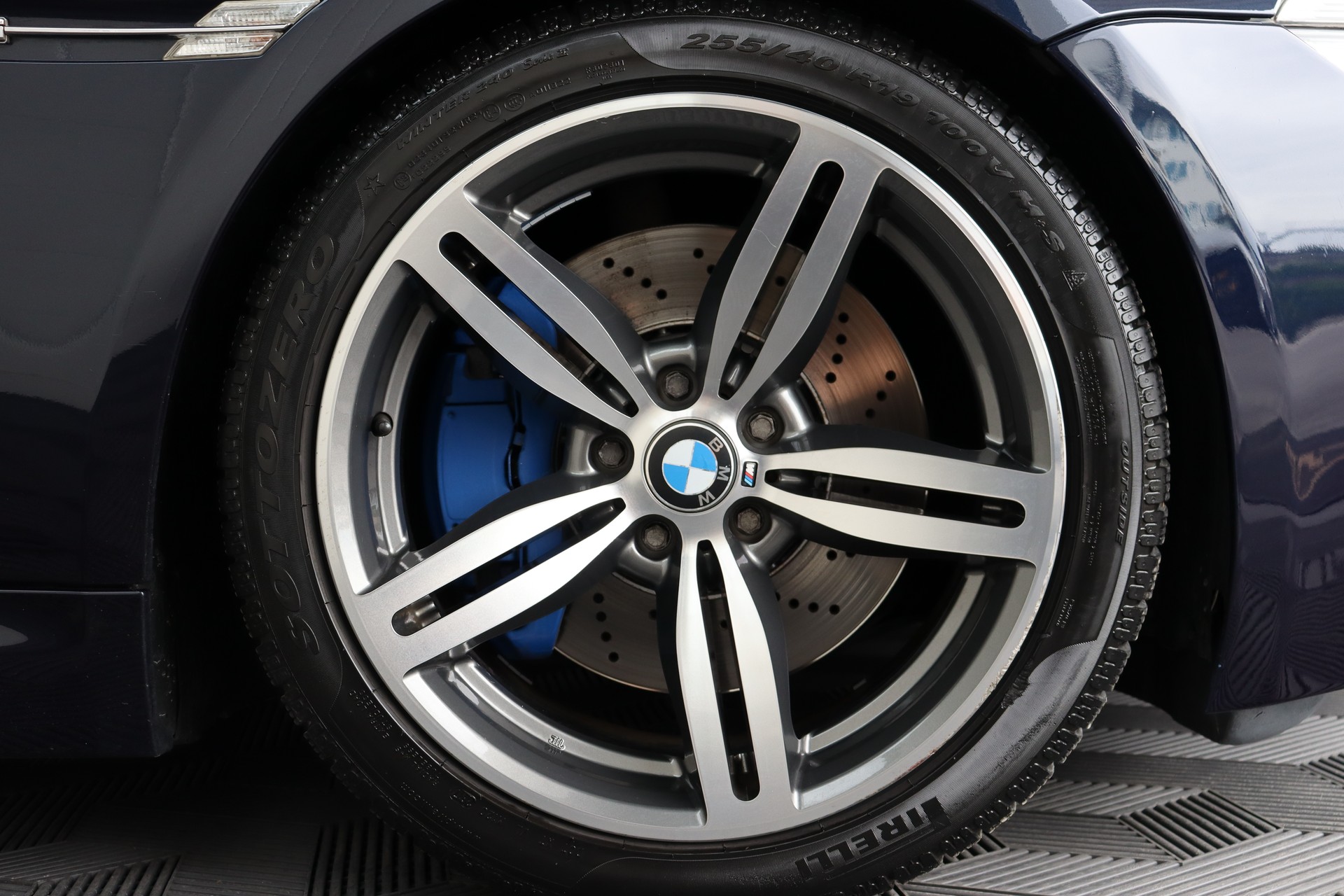 BMW M6 ** ONYX BLAU INDIVIDUAL ** VOLLE SERVICEHISTORIE **-image-12