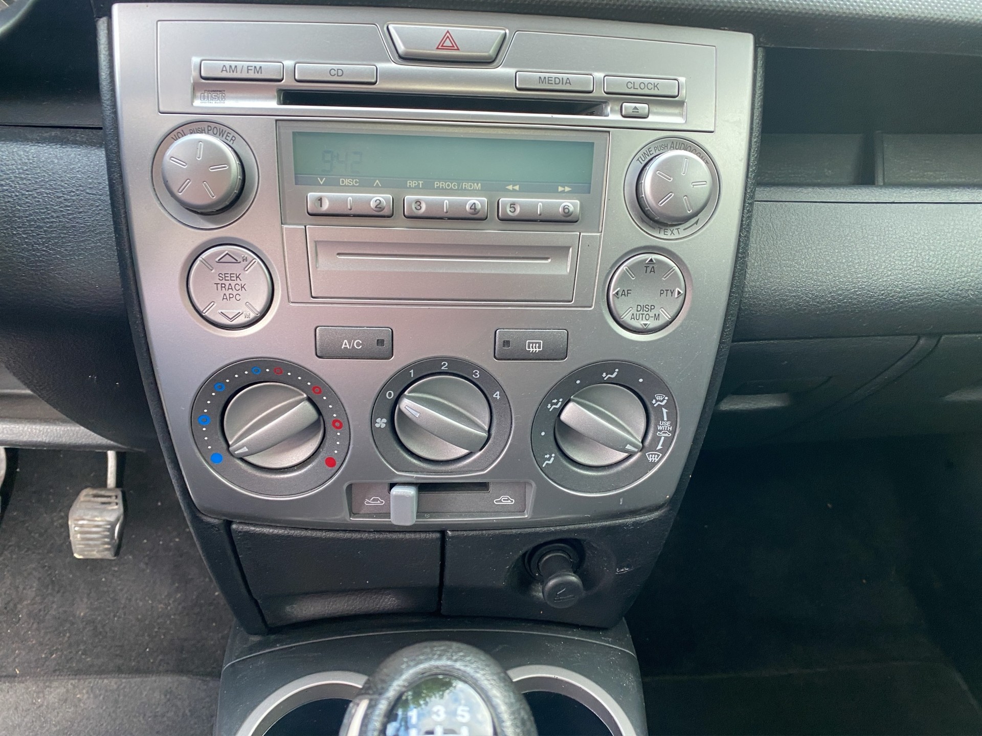 MAZDA 2 1.4i 16V Confort-image-11