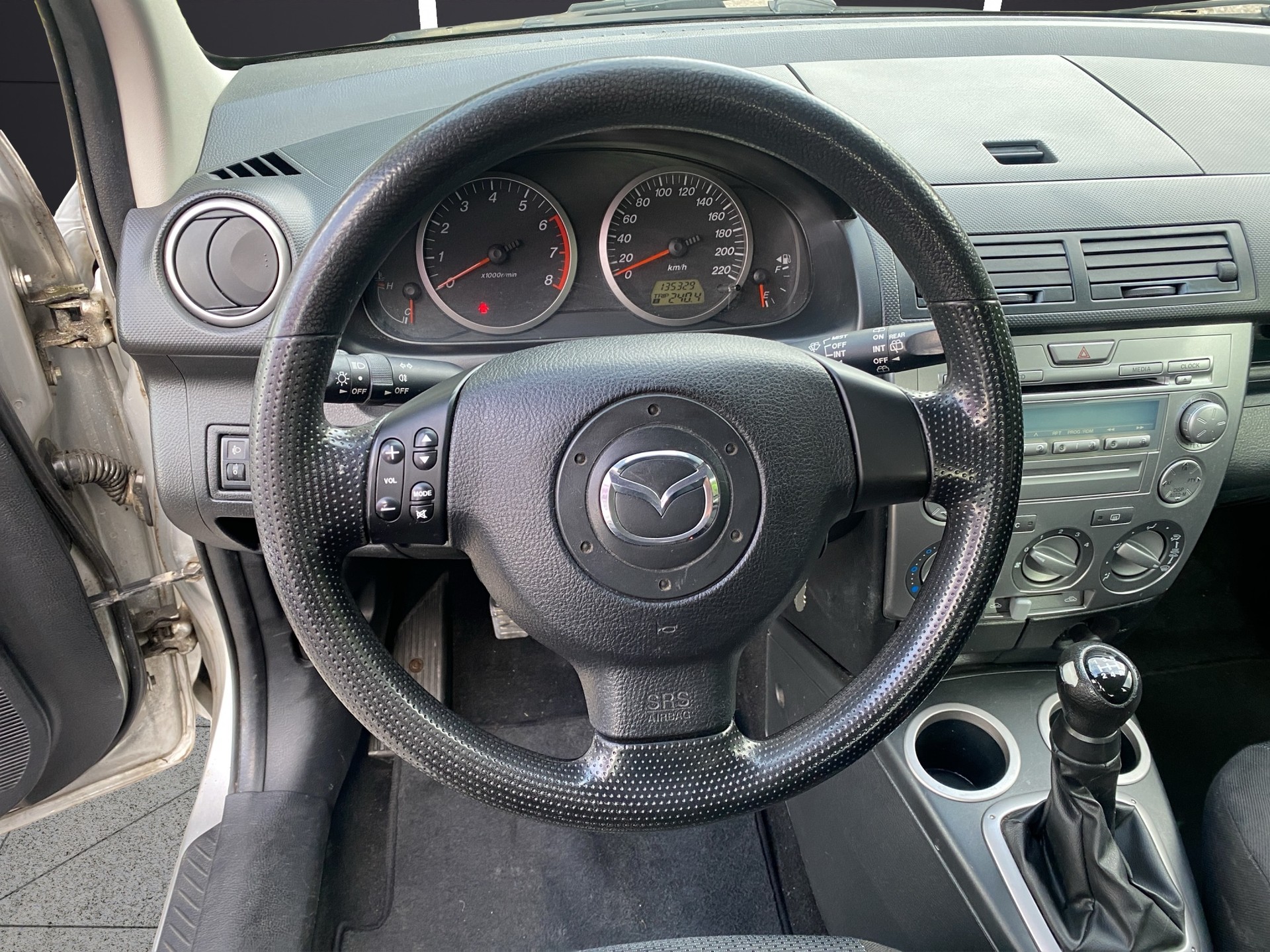 MAZDA 2 1.4i 16V Confort-image-12