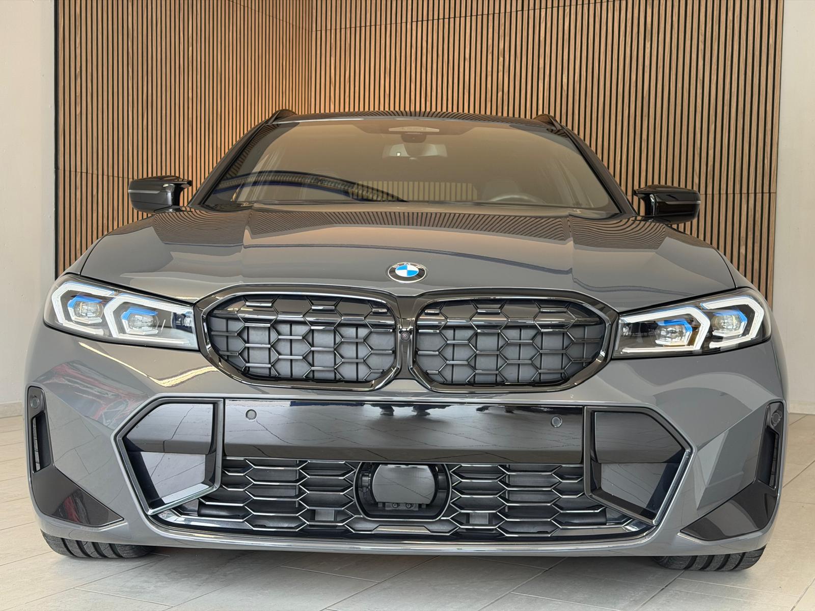 BMW M340i xDrive 48V Touring Steptronic INDIVIDUAL-showroom-element-3