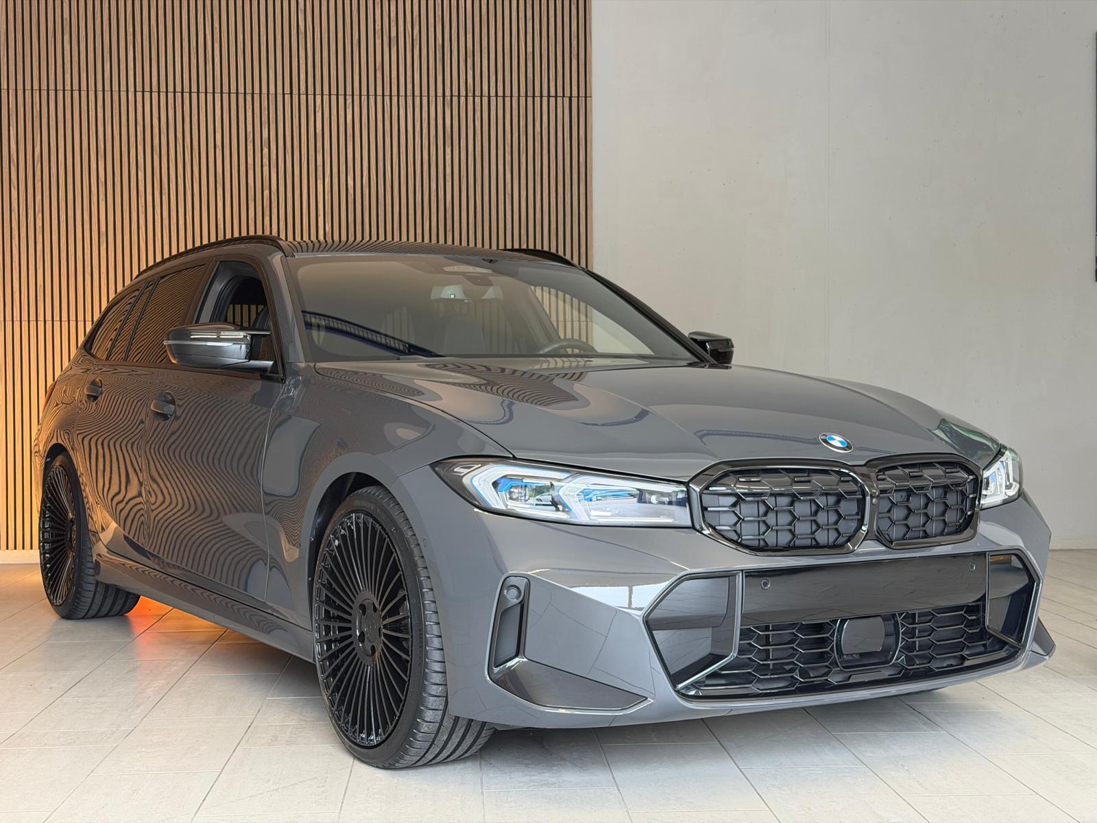 BMW M340i xDrive 48V Touring Steptronic INDIVIDUAL-image-4