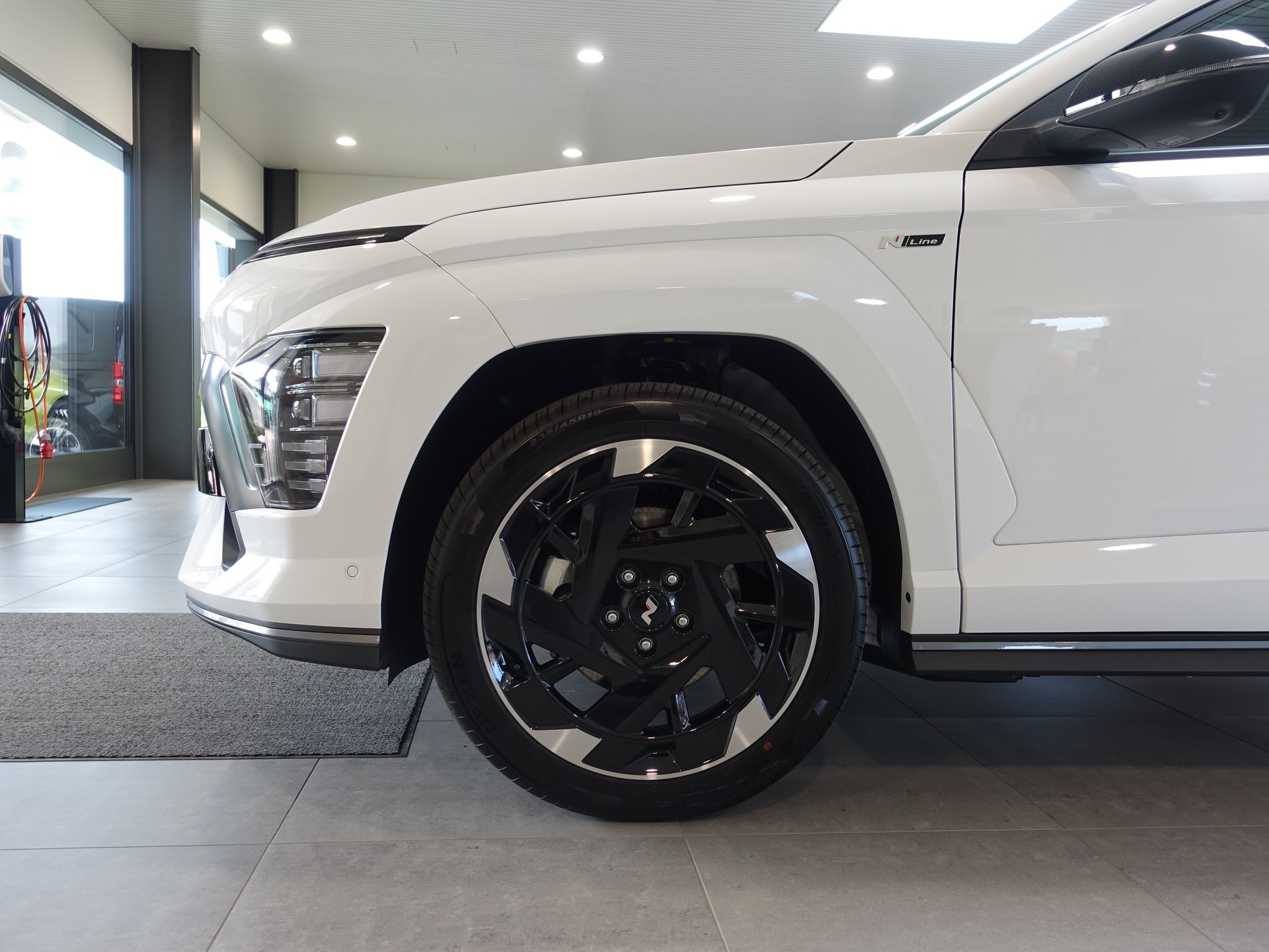 HYUNDAI Kona EV 65.4 kWh N Line-image-5