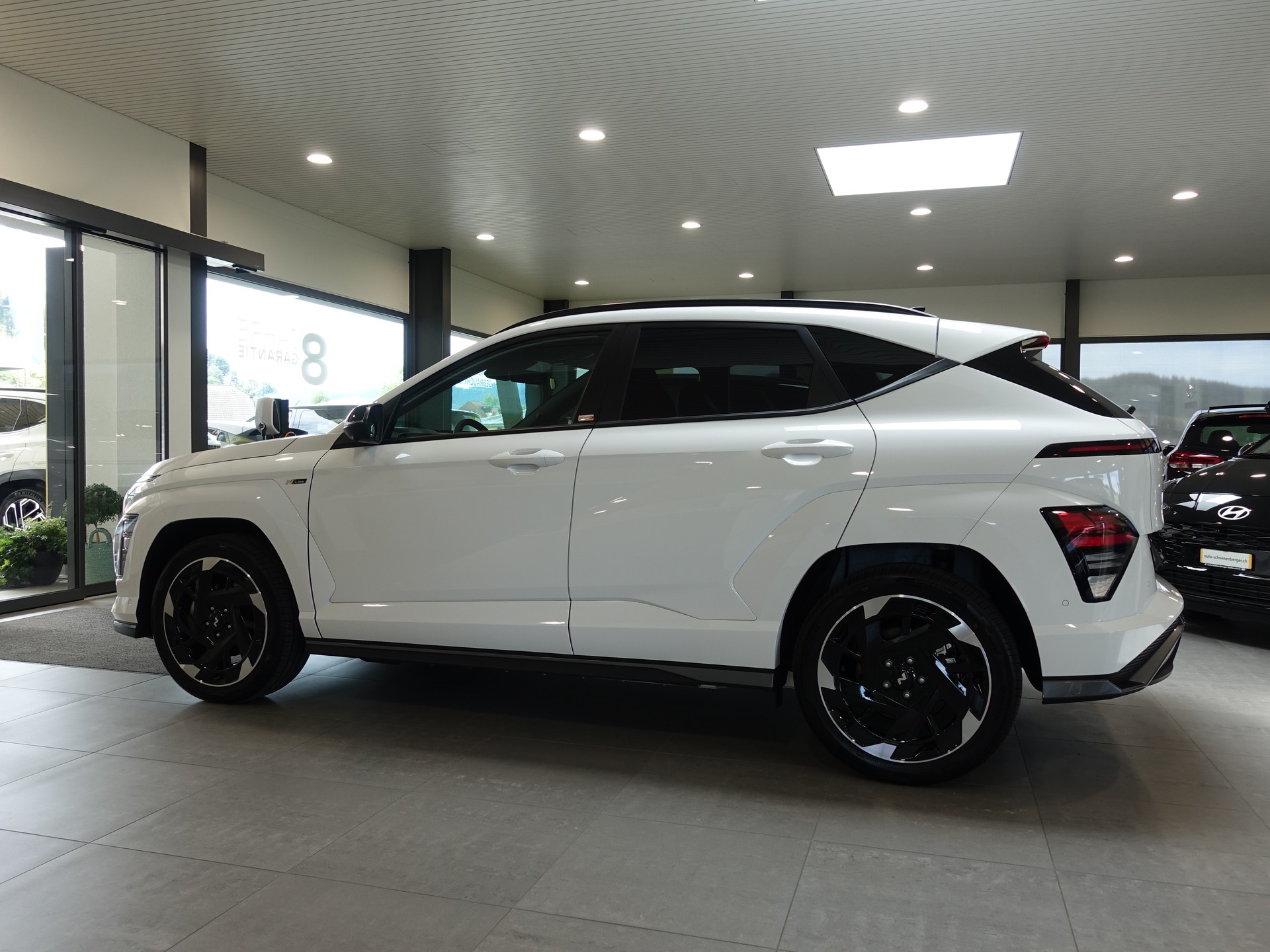 HYUNDAI Kona EV 65.4 kWh N Line-showroom-element-1