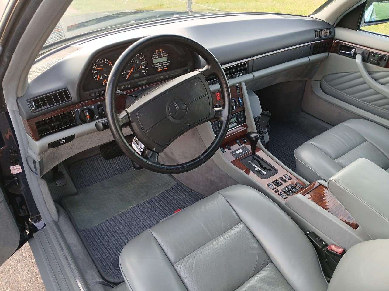 MERCEDES-BENZ 500 SEC Automatic-image-12