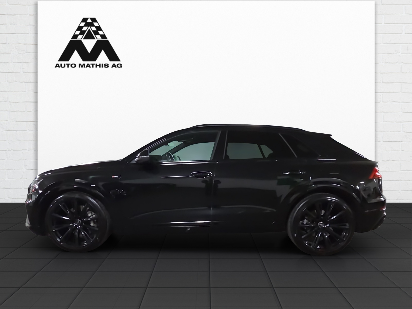 AUDI Q8 55 TFSI e quattro PHEV tiptronic-showroom-element-2