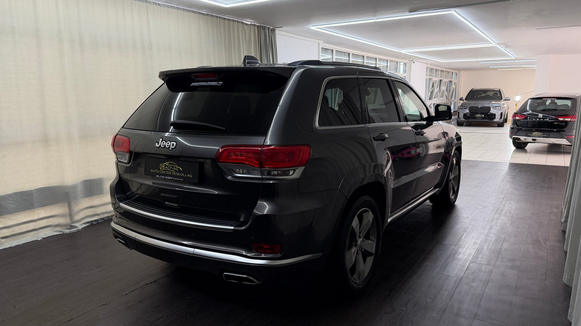 JEEP Grand Cherokee 3.0 CRD Summit Automatic-showroom-element-3