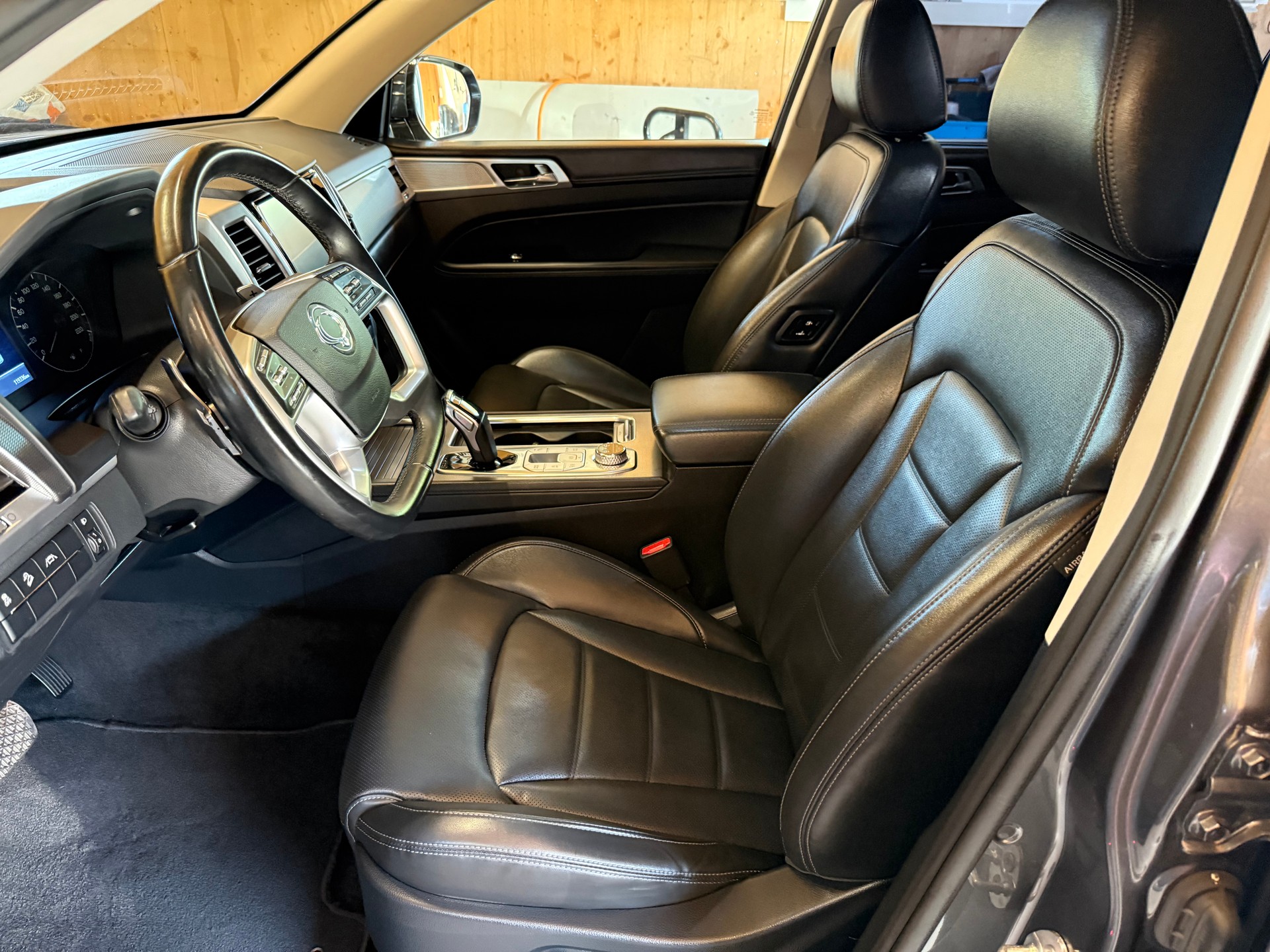 KGM-SsangYong Rexton 2.2 CRDi 7 Pl.Quartz 4WD AT-image-6