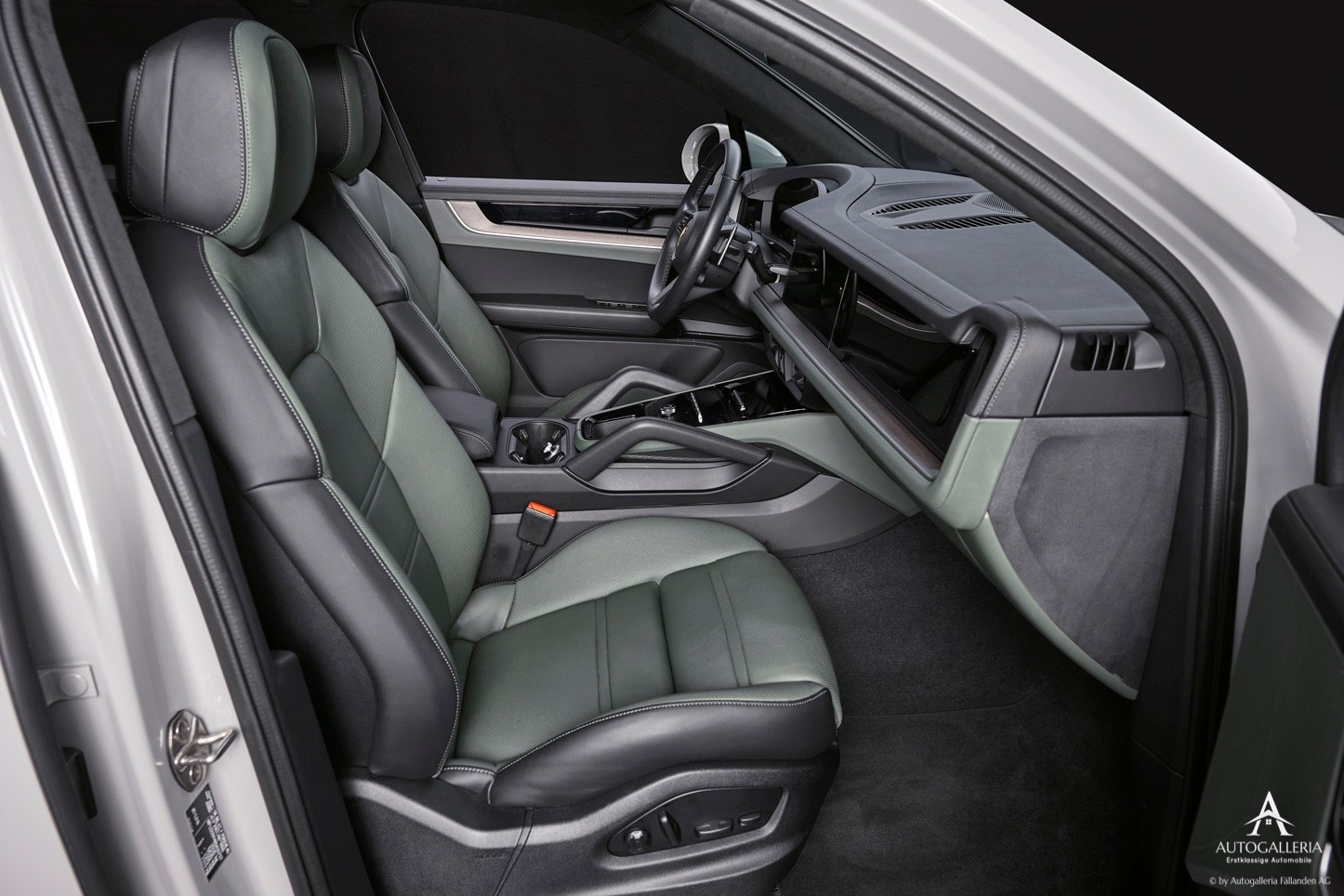PORSCHE Cayenne S Tiptronic-image-9