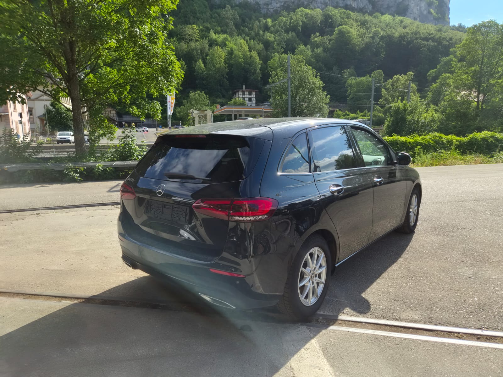 MERCEDES-BENZ B 200 Night Star 7G-DCT-showroom-element-1