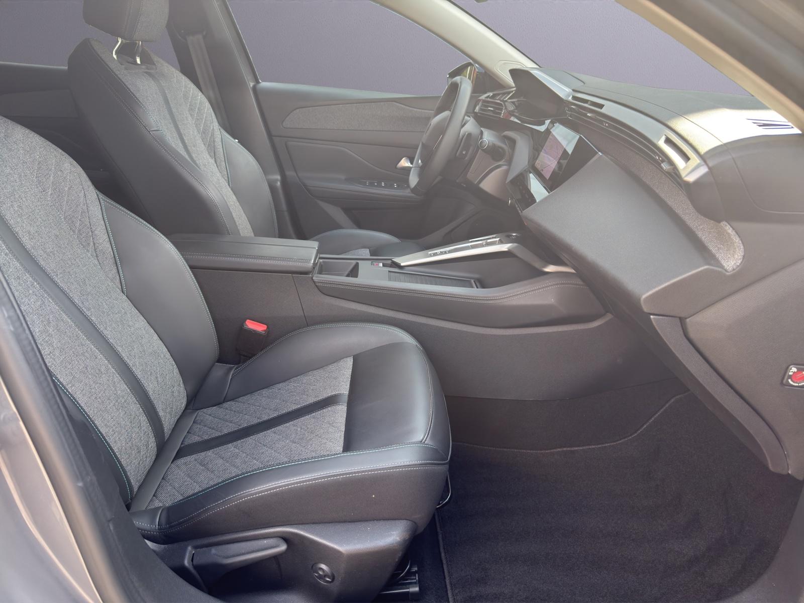 PEUGEOT 408 1.6 PHEV 180 Allure Pack-image-8