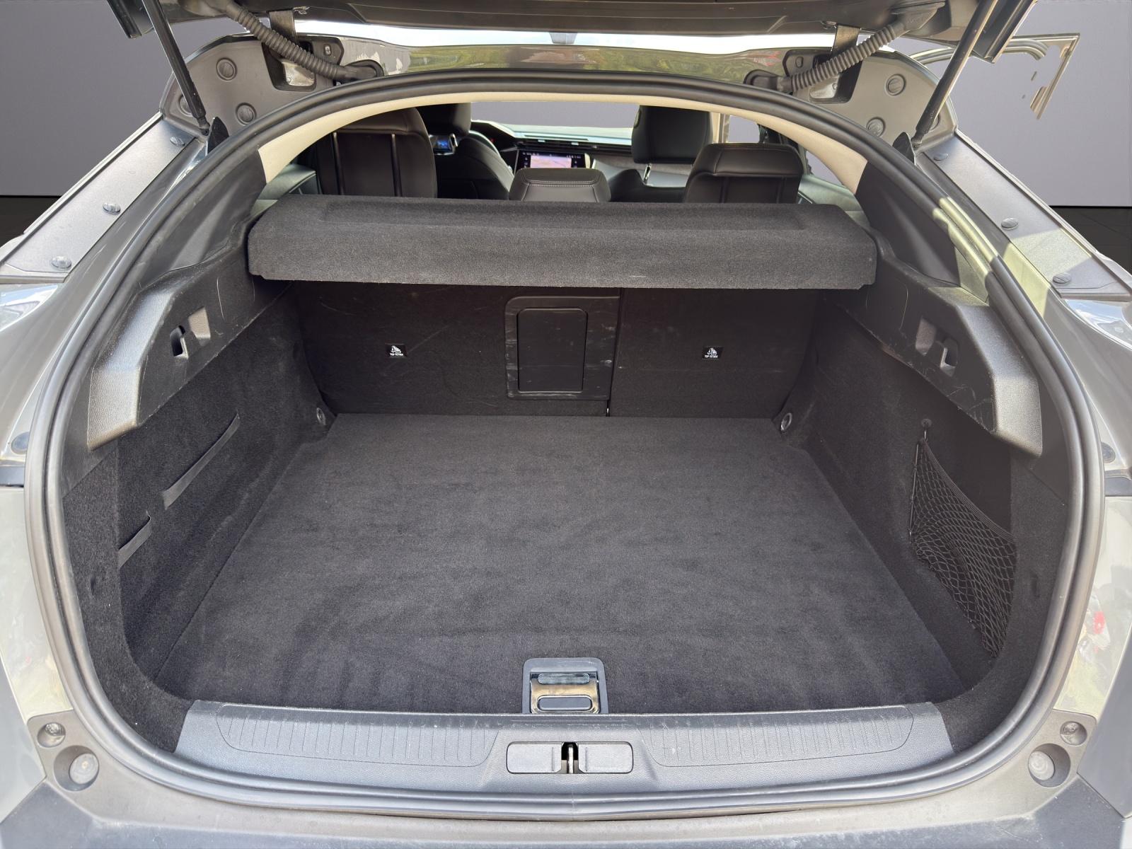 PEUGEOT 408 1.6 PHEV 180 Allure Pack-image-10