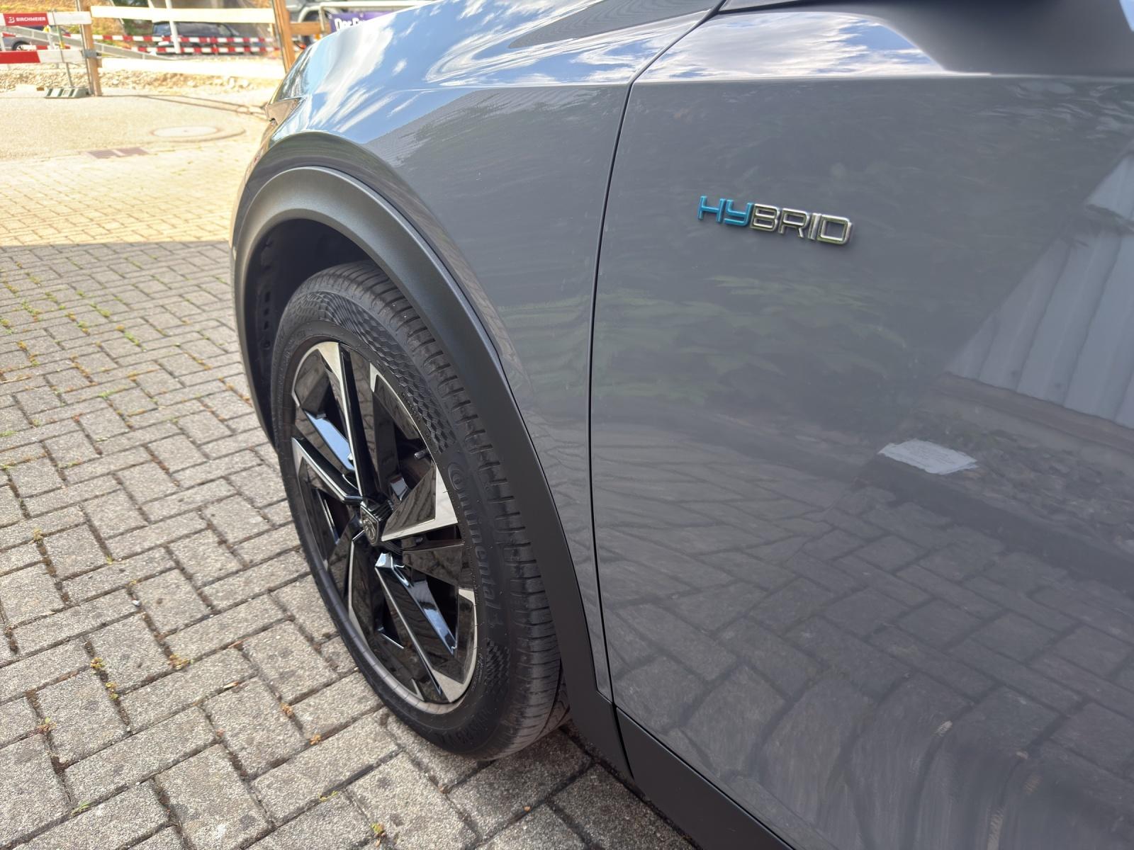PEUGEOT 408 1.6 PHEV 180 Allure Pack-image-12