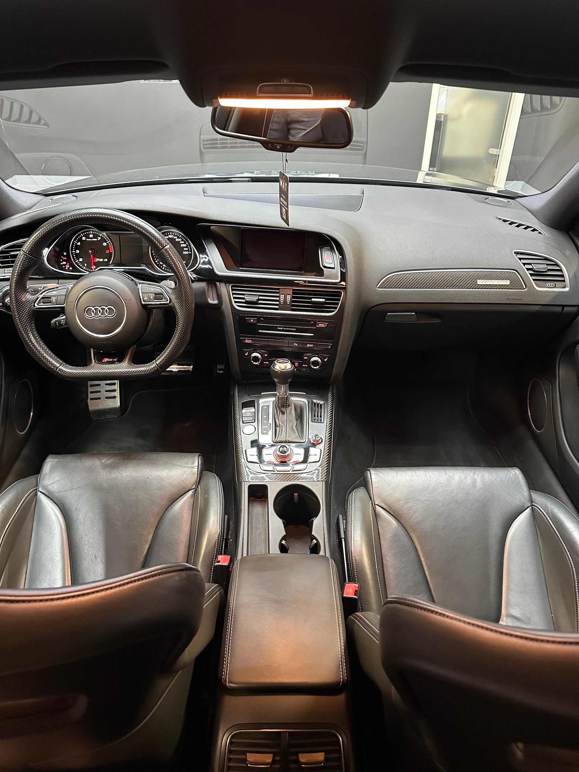 AUDI RS4 Avant 4.2 FSI V8 // CH🇨🇠// Leasing dès 286.- //Sièges baquets-Schalensitze // 1er main-1 Hand // Garantie-image-9