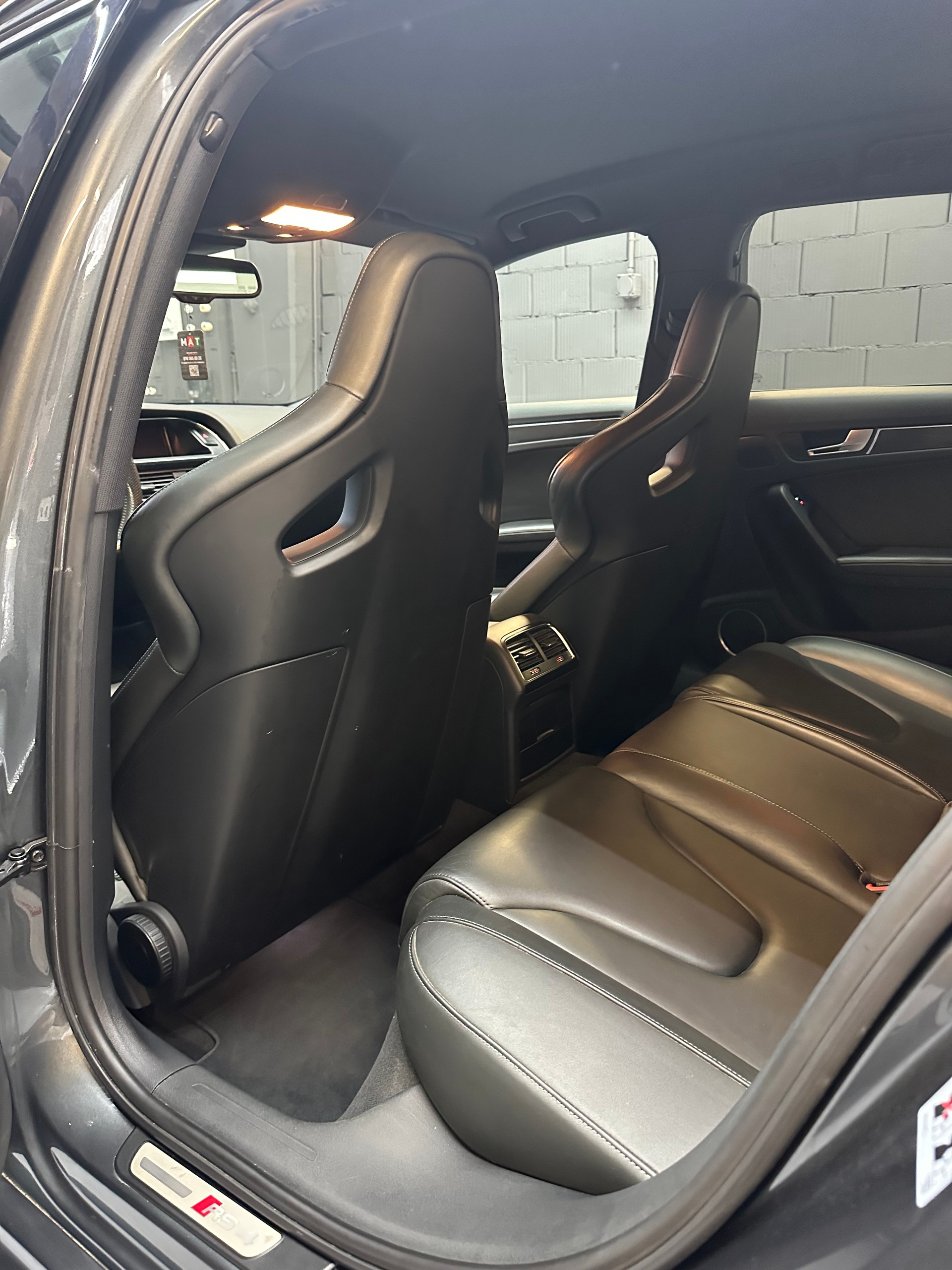 AUDI RS4 Avant 4.2 FSI V8 // CH🇨🇠// Leasing dès 286.- //Sièges baquets-Schalensitze // 1er main-1 Hand // Garantie-image-13
