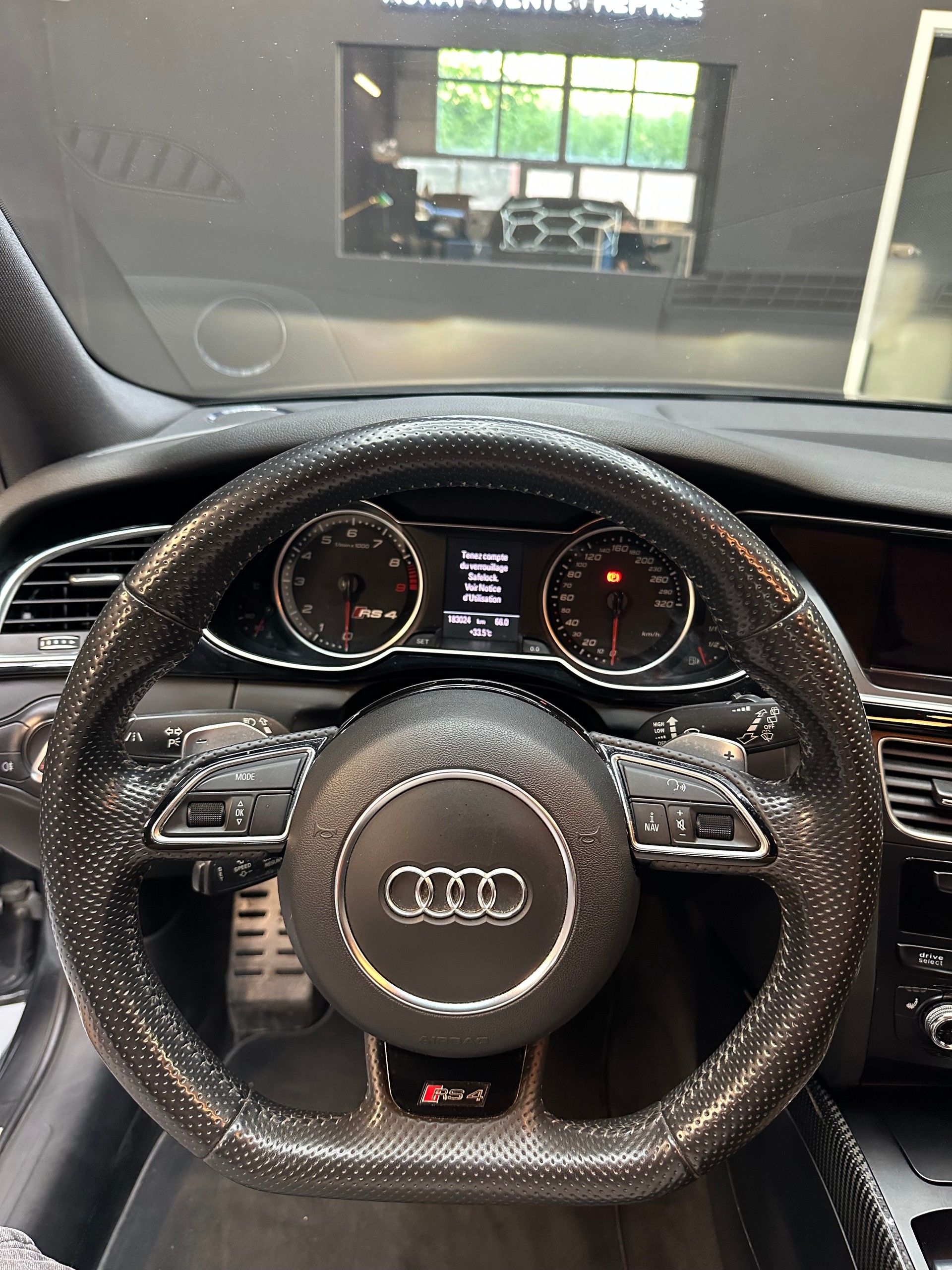 AUDI RS4 Avant 4.2 FSI V8 // CH🇨🇠// Leasing dès 286.- //Sièges baquets-Schalensitze // 1er main-1 Hand // Garantie-image-10