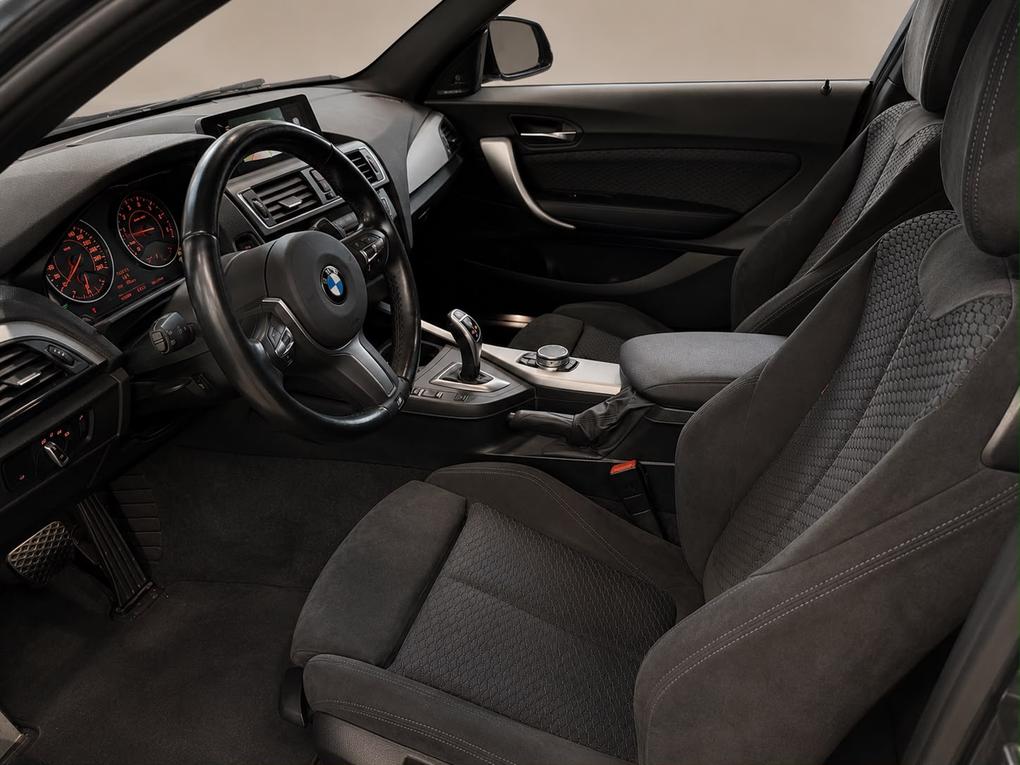 BMW M235i xDrive Steptronic-image-12
