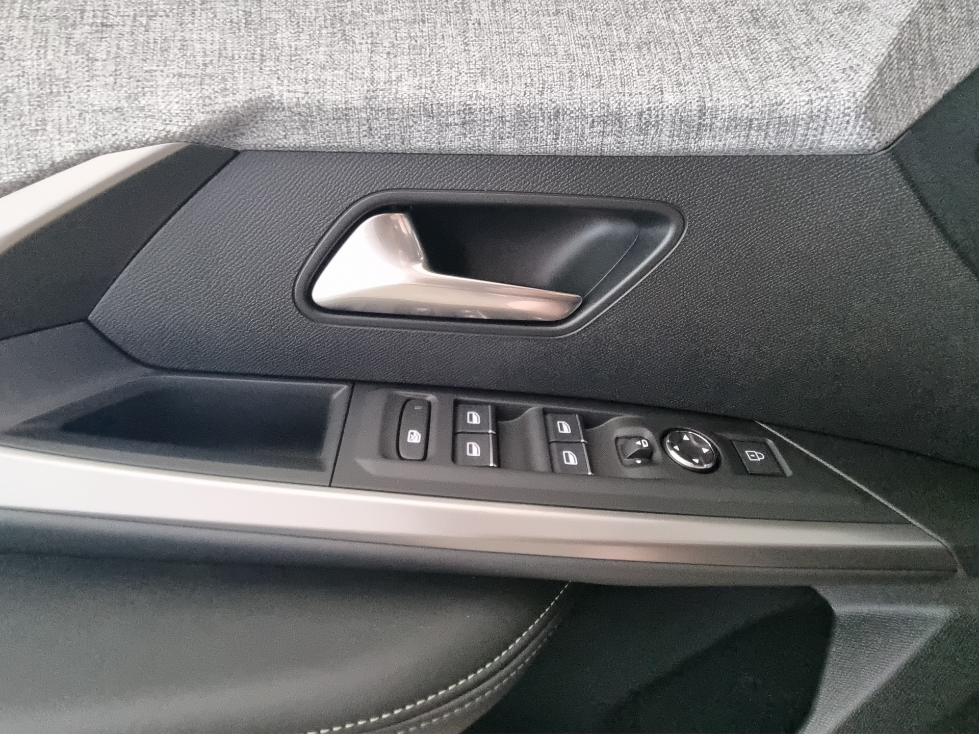 PEUGEOT 3008 145 Hybrid GT Automat Anhängekupplung-image-11