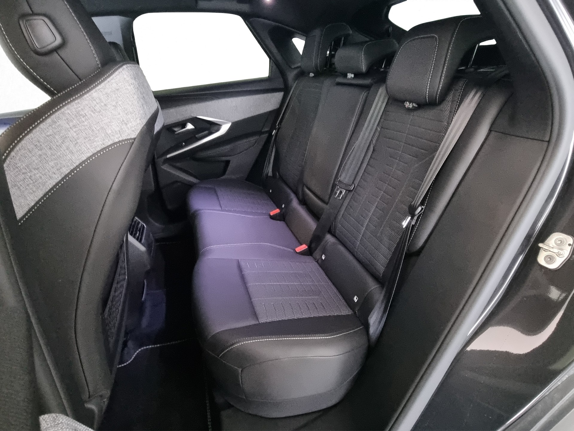 PEUGEOT 3008 145 Hybrid GT Automat Anhängekupplung-image-6