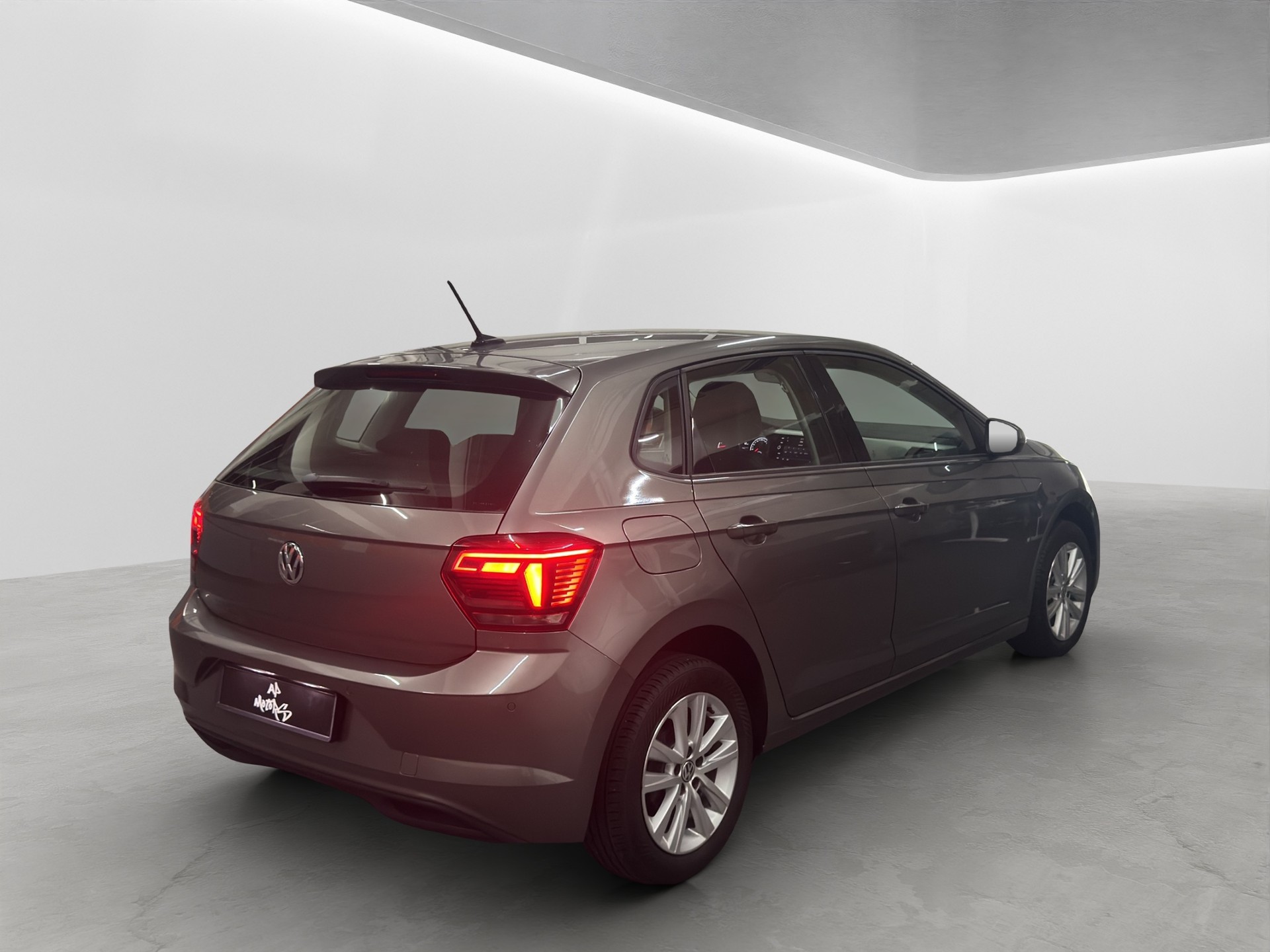 VW Polo 1.0 TSI BMT Comfortline-showroom-element-3