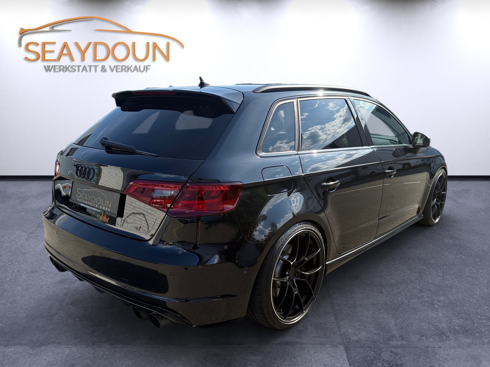 AUDI S3 Sportback 2.0 TFSI quattro S-tronic-showroom-element-3