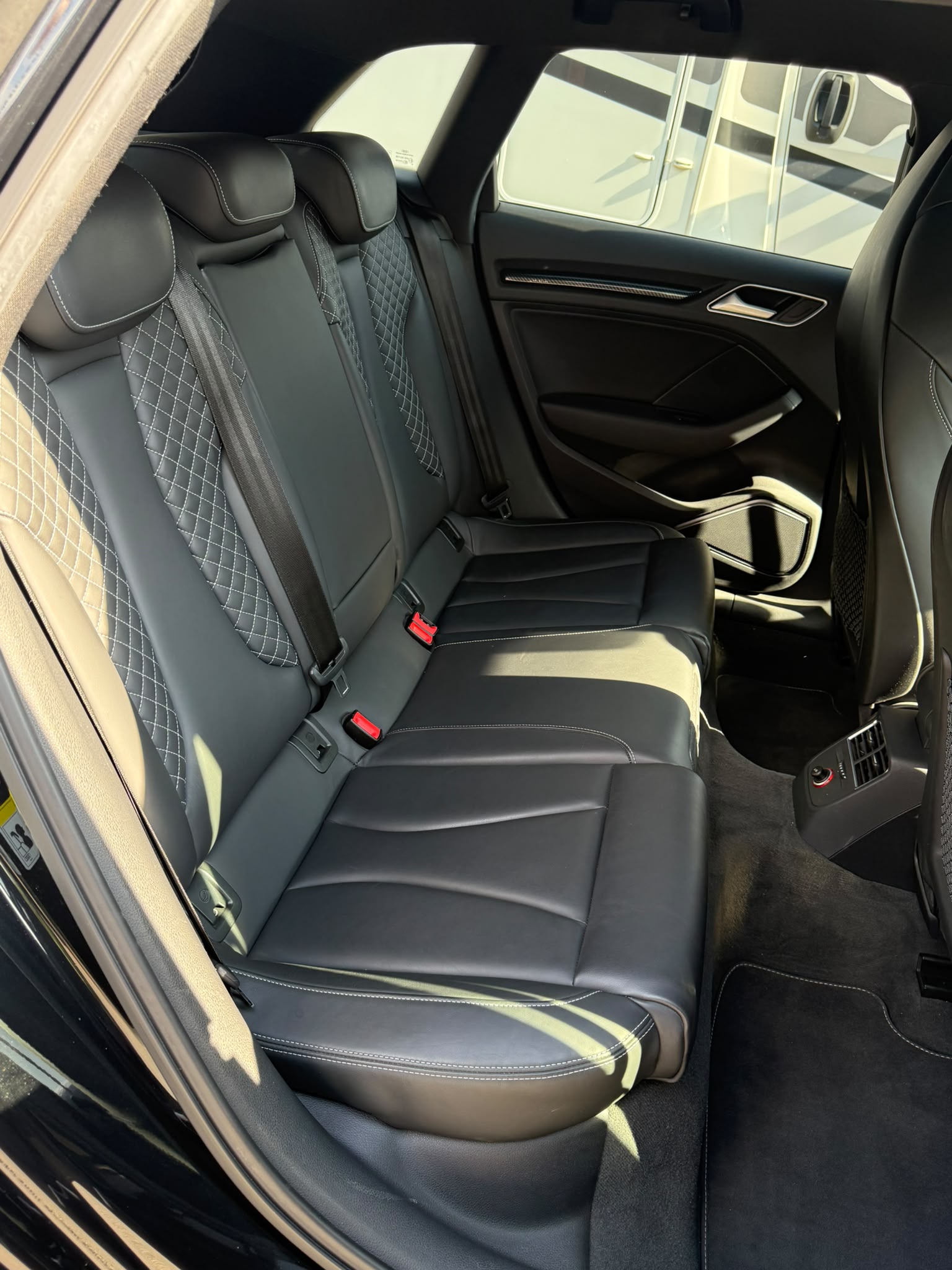 AUDI S3 Sportback 2.0 TFSI quattro S-tronic-image-22