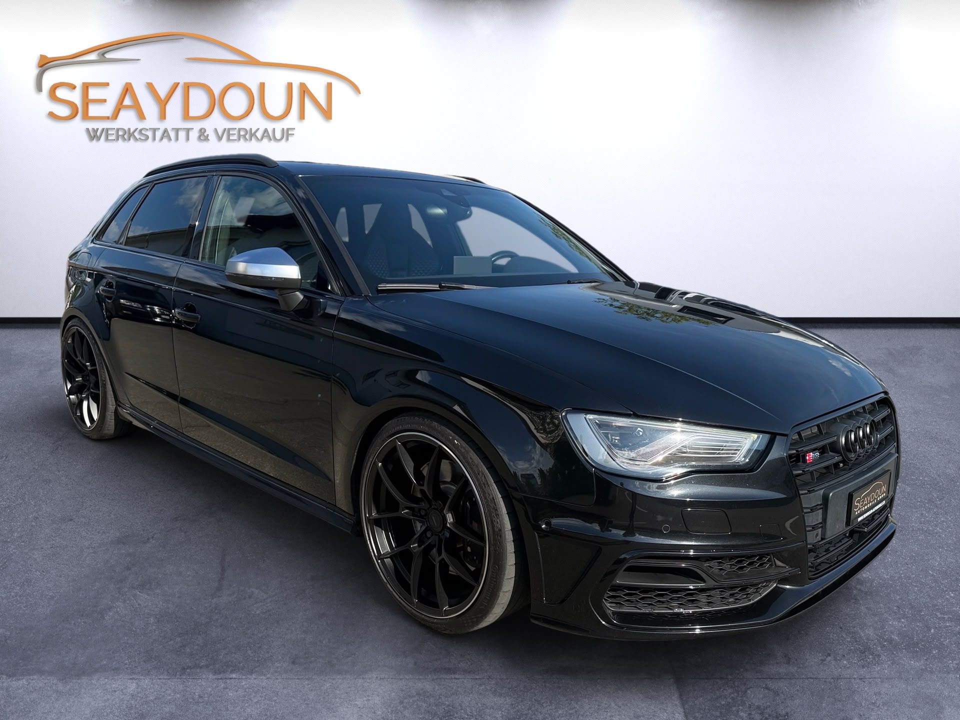 AUDI S3 Sportback 2.0 TFSI quattro S-tronic-showroom-element-1