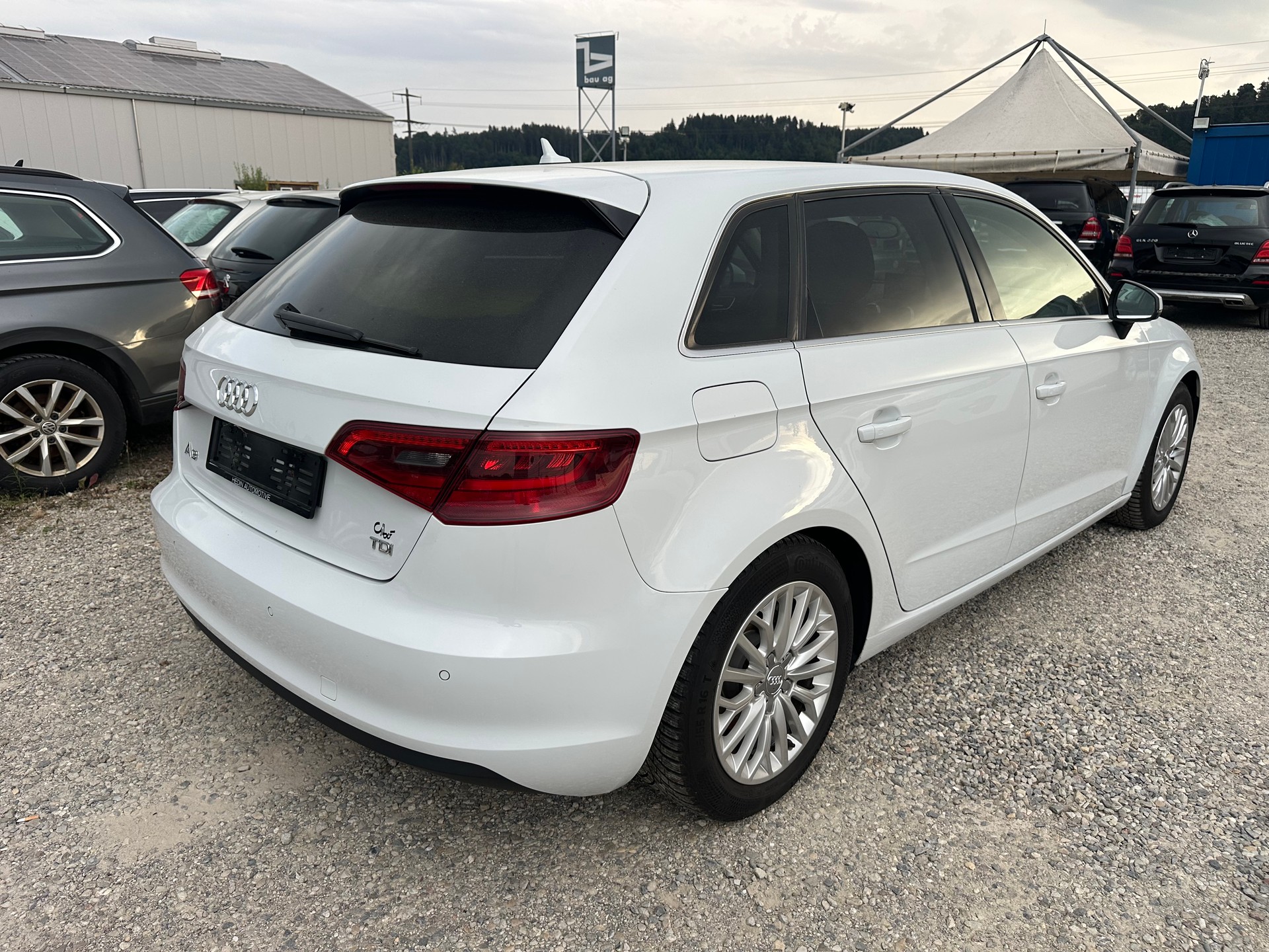 AUDI A3 Sportback 1.6 TDI Attraction S-tronic-image-3