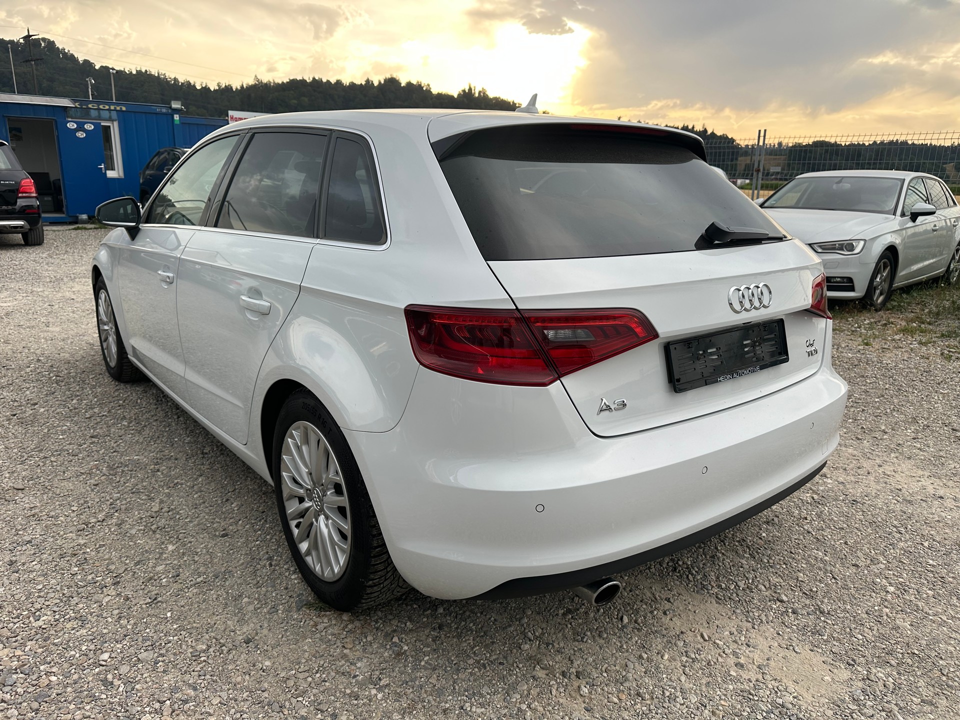 AUDI A3 Sportback 1.6 TDI Attraction S-tronic-image-5