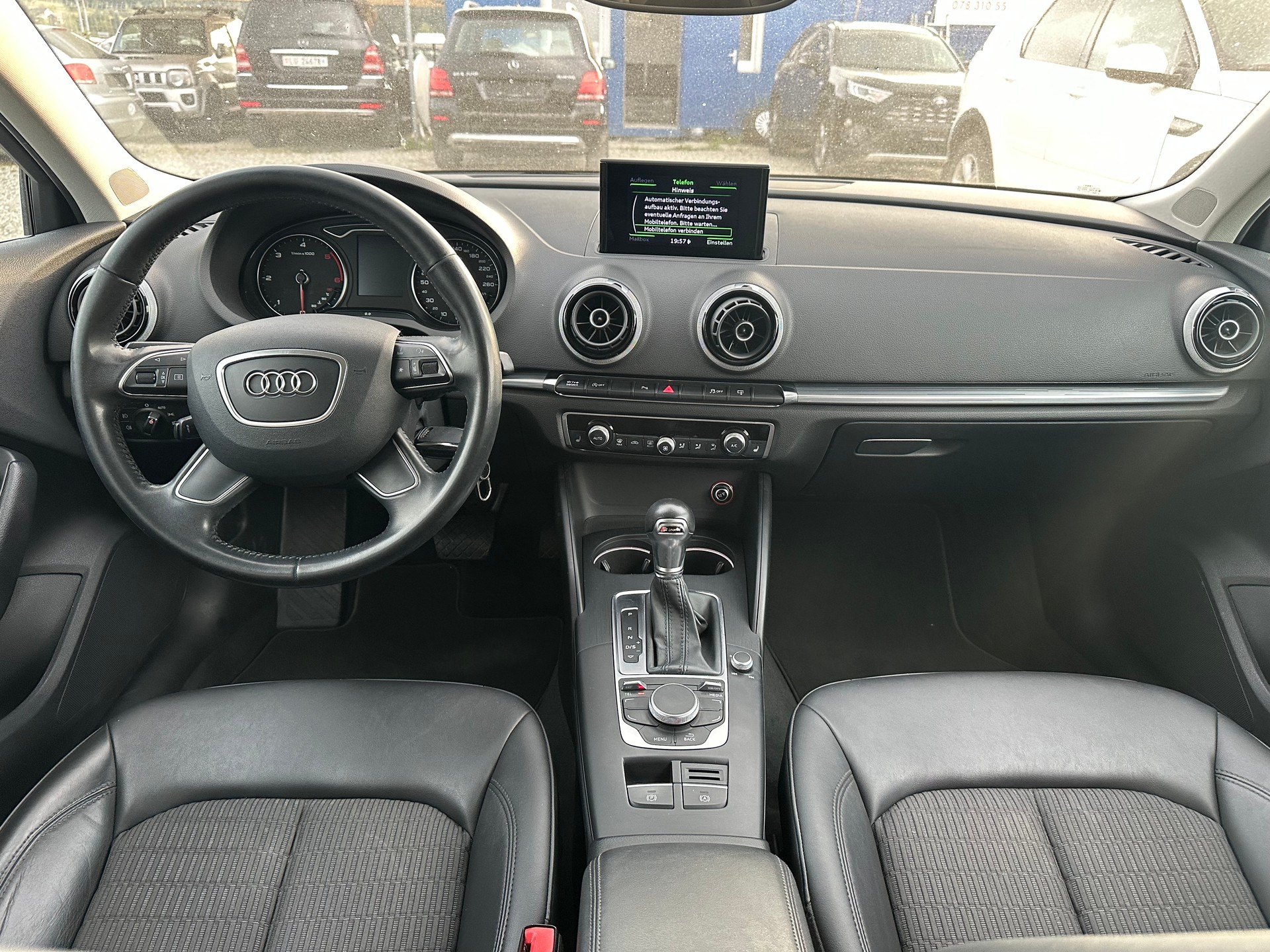 AUDI A3 Sportback 1.6 TDI Attraction S-tronic-image-10