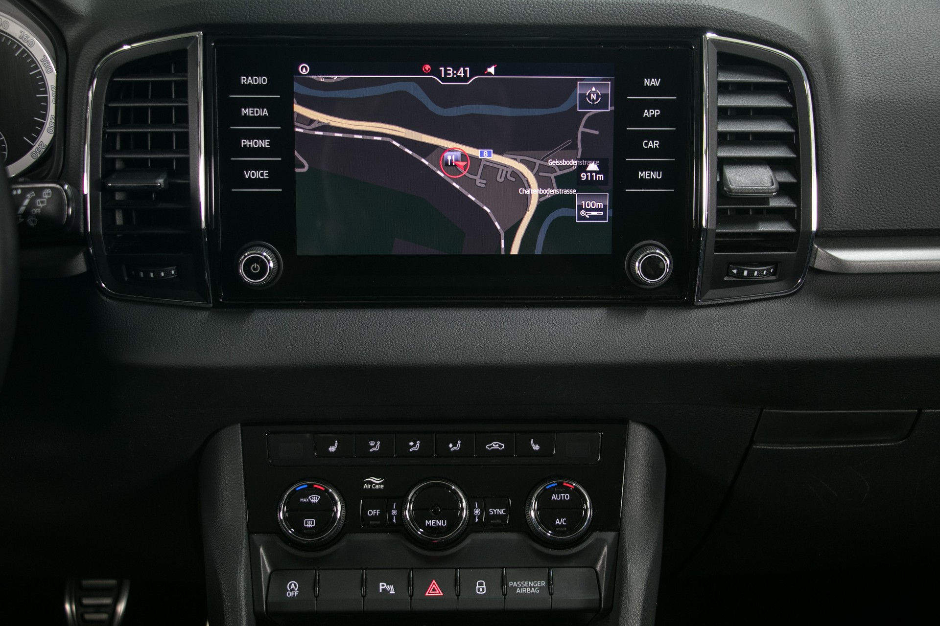 SKODA Karoq 2.0 TDI CR Ambition 4x4-image-5