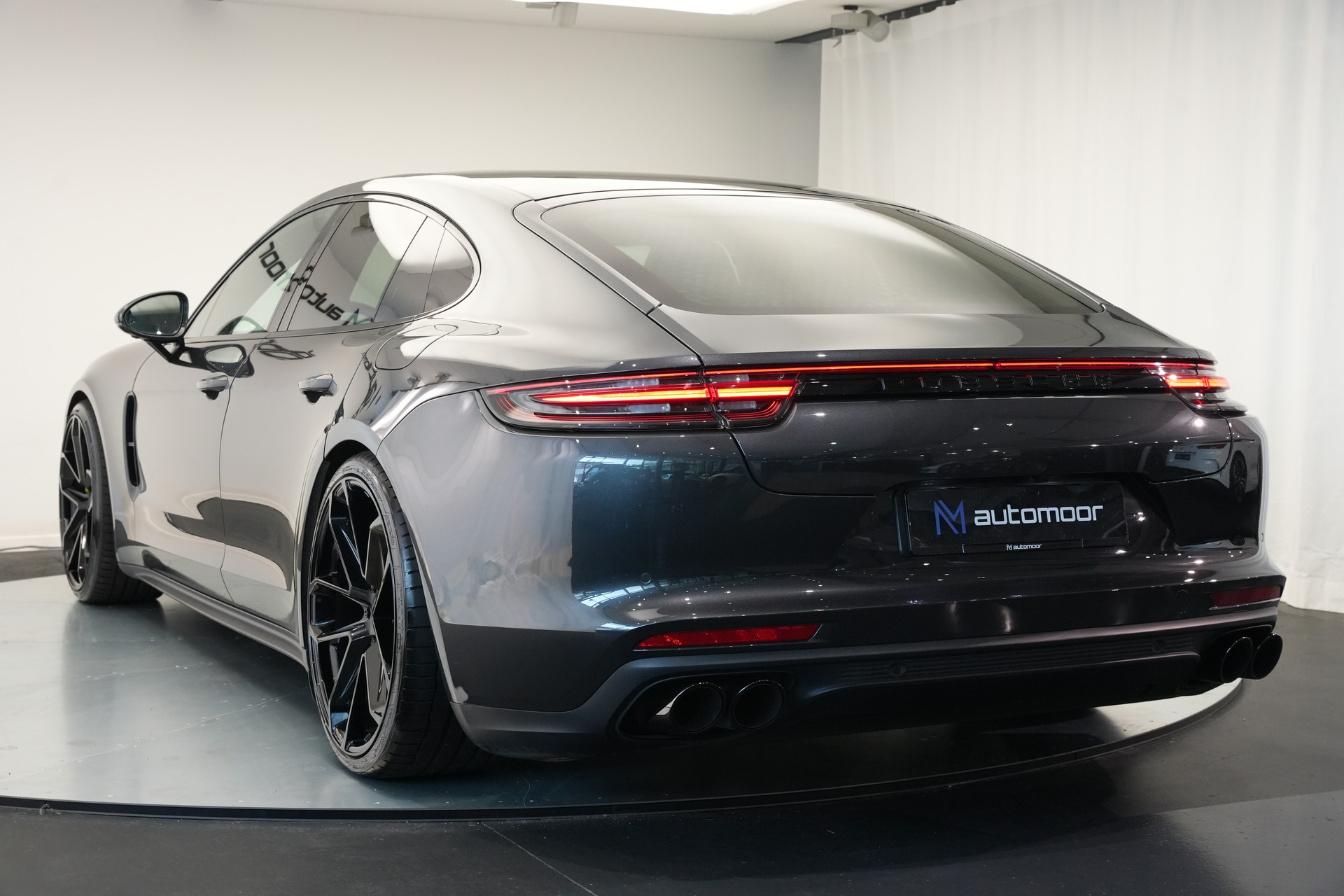 PORSCHE Panamera 4 E-Hybrid PDK *CH-Fahrzeug* *22 Zoll*-image-42