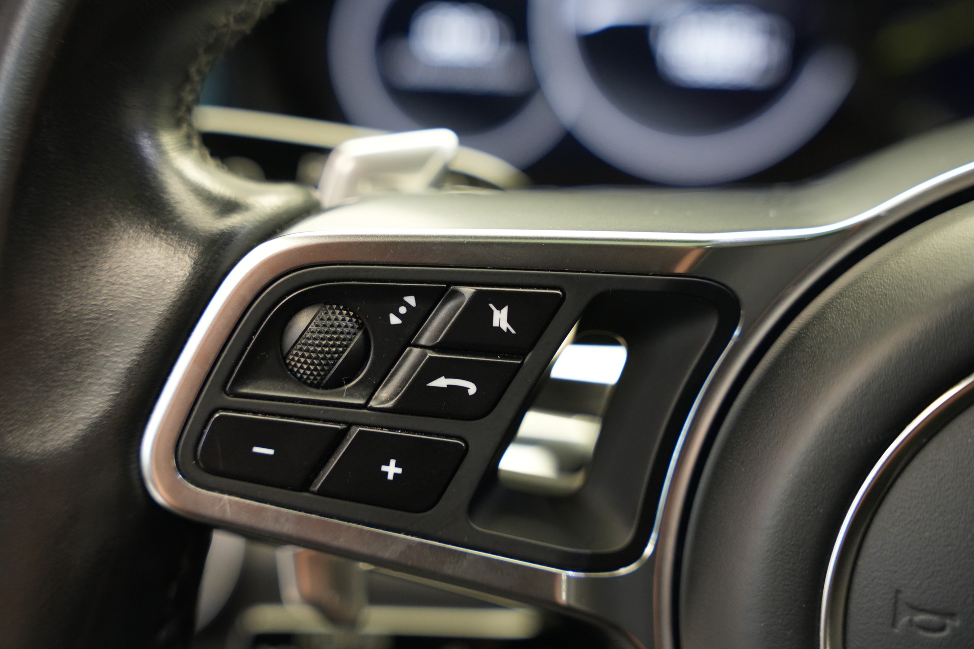 PORSCHE Panamera 4 E-Hybrid PDK *CH-Fahrzeug* *22 Zoll*-image-21
