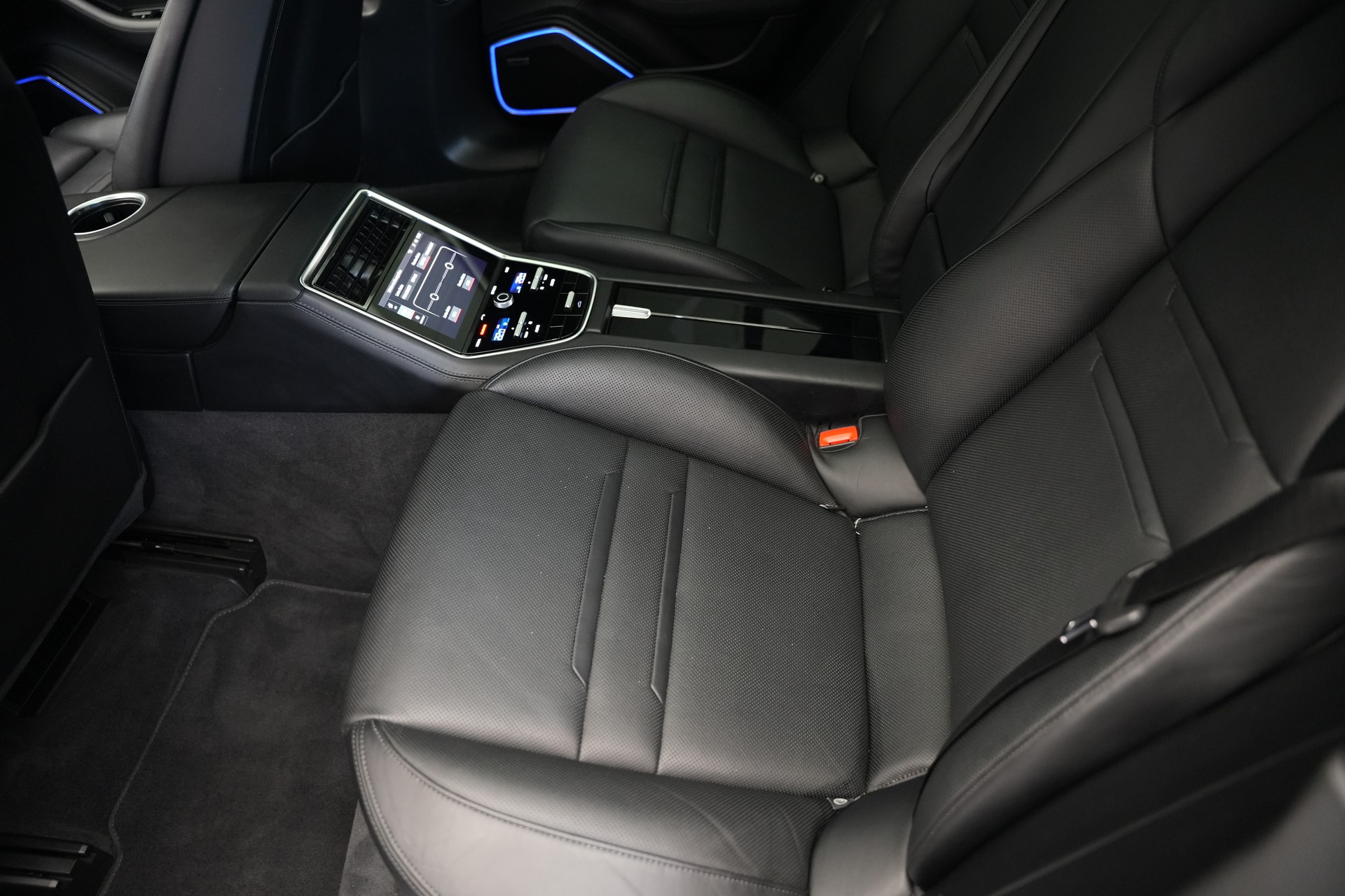 PORSCHE Panamera 4 E-Hybrid PDK *CH-Fahrzeug* *22 Zoll*-image-15
