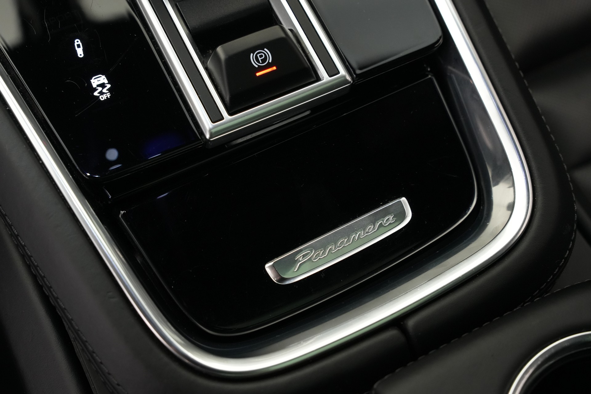 PORSCHE Panamera 4 E-Hybrid PDK *CH-Fahrzeug* *22 Zoll*-image-28