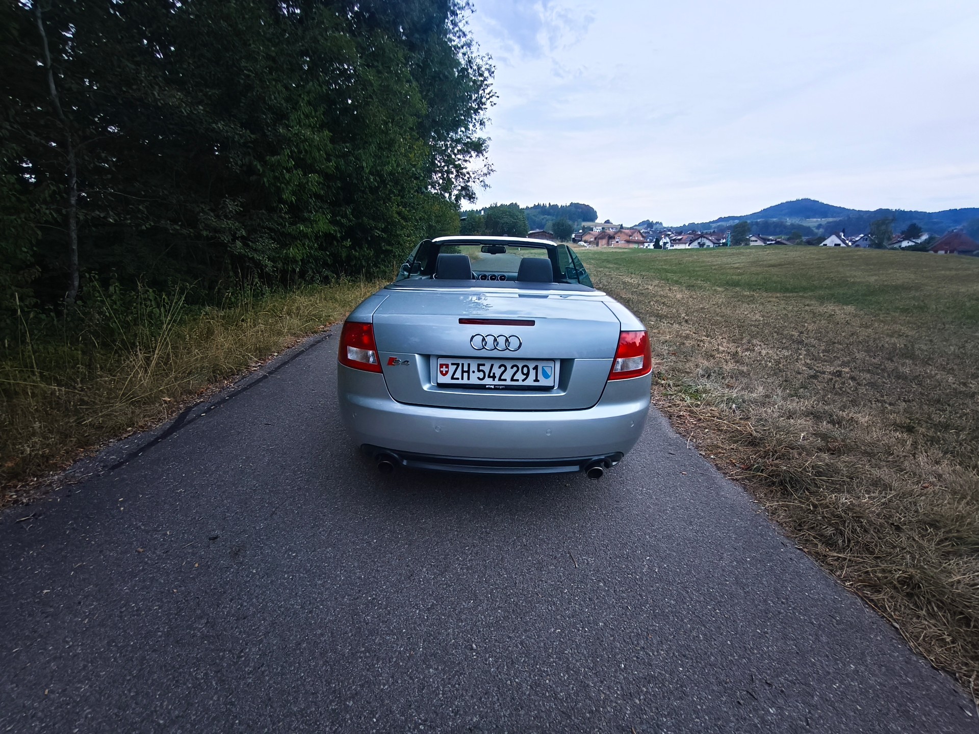 AUDI 4.2 V8 quattro-image-3