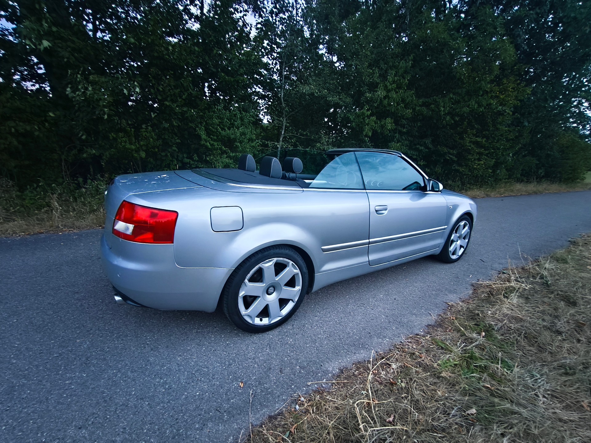 AUDI 4.2 V8 quattro-image-4