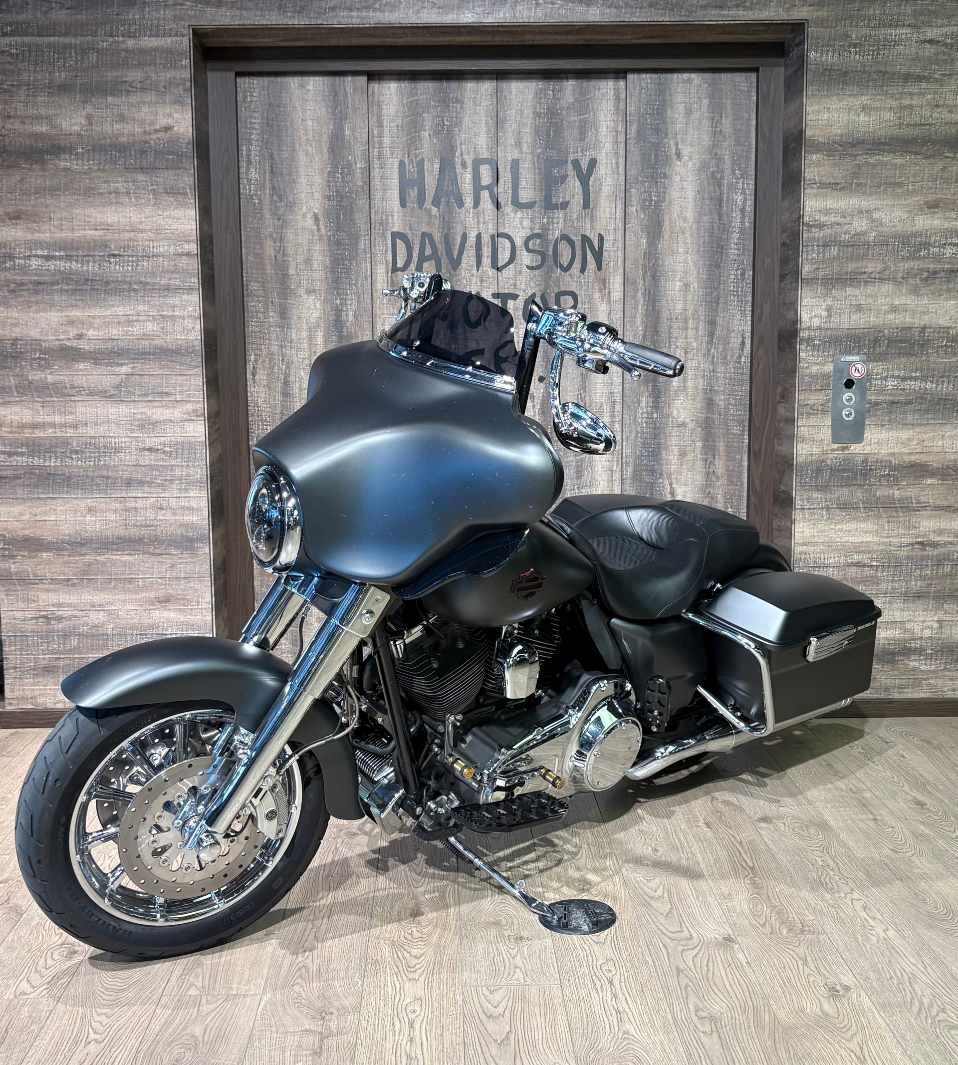 HARLEY-DAVIDSON FLHTCUSE4 Electra Glide Ultra Classic CVO ABS-image-2