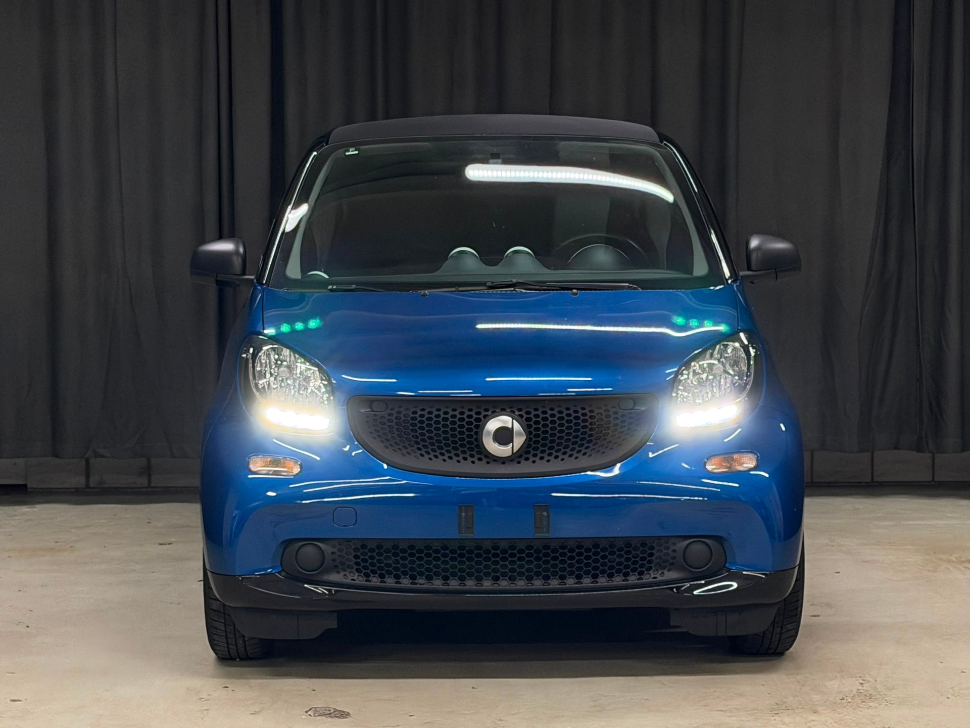 SMART fortwo Urbanshadow Ed.-image-2