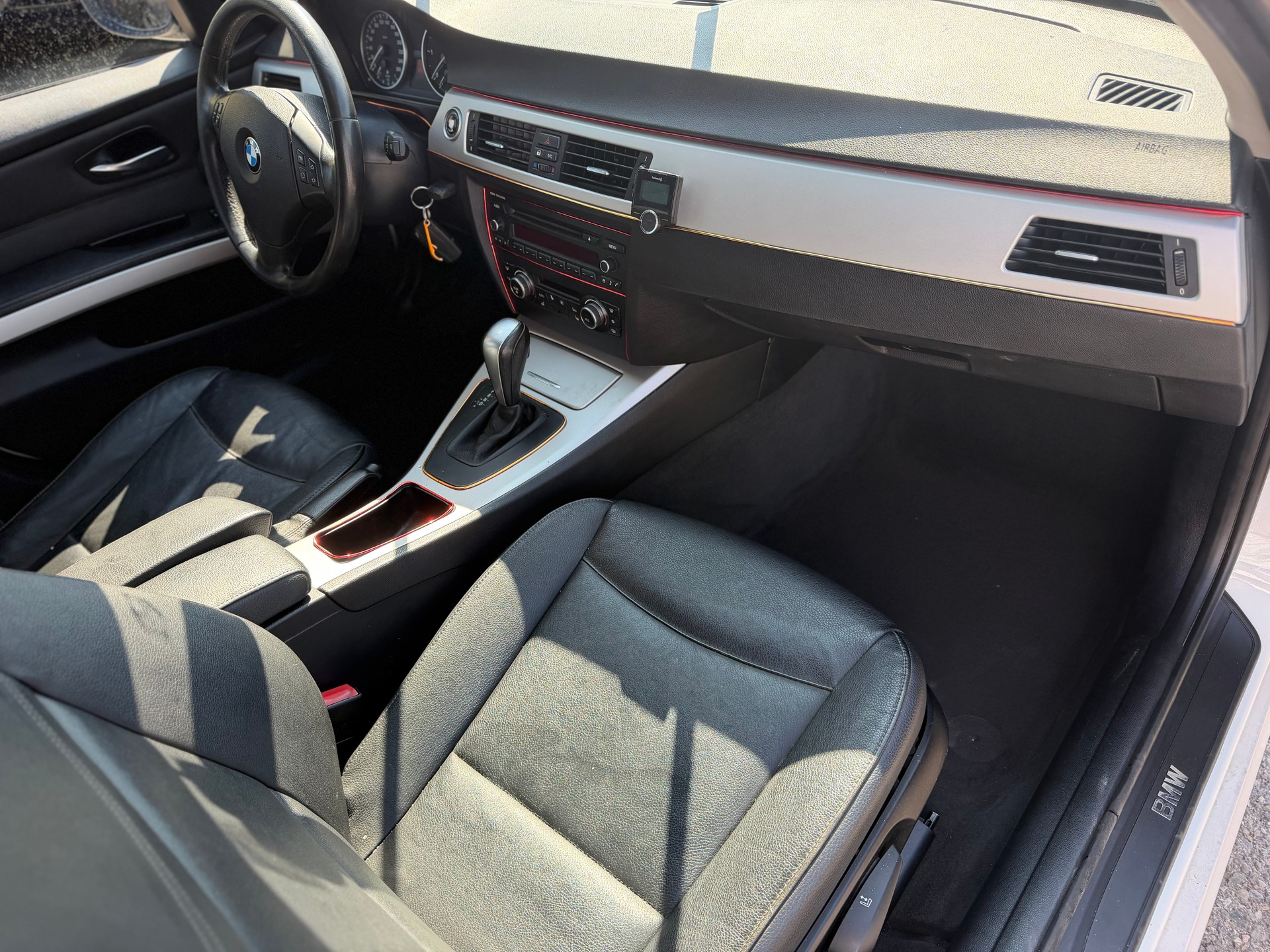 BMW 320d xDrive Touring Steptronic-image-12