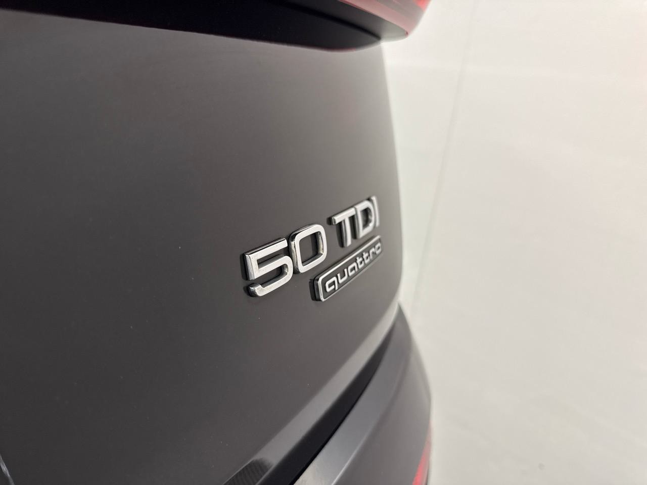 AUDI Q7 50 TDI quattro S Line tiptronic-image-15