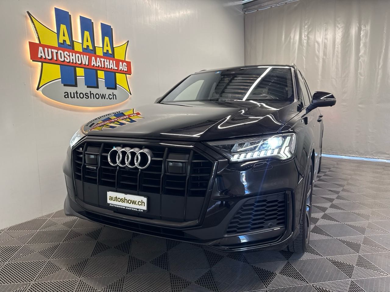 AUDI Q7 50 TDI quattro S Line tiptronic-image-16