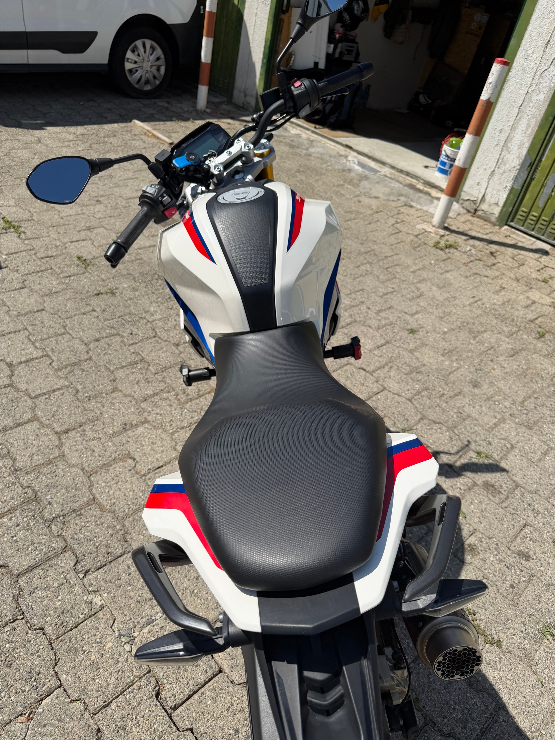 BMW G 310 R-image-1