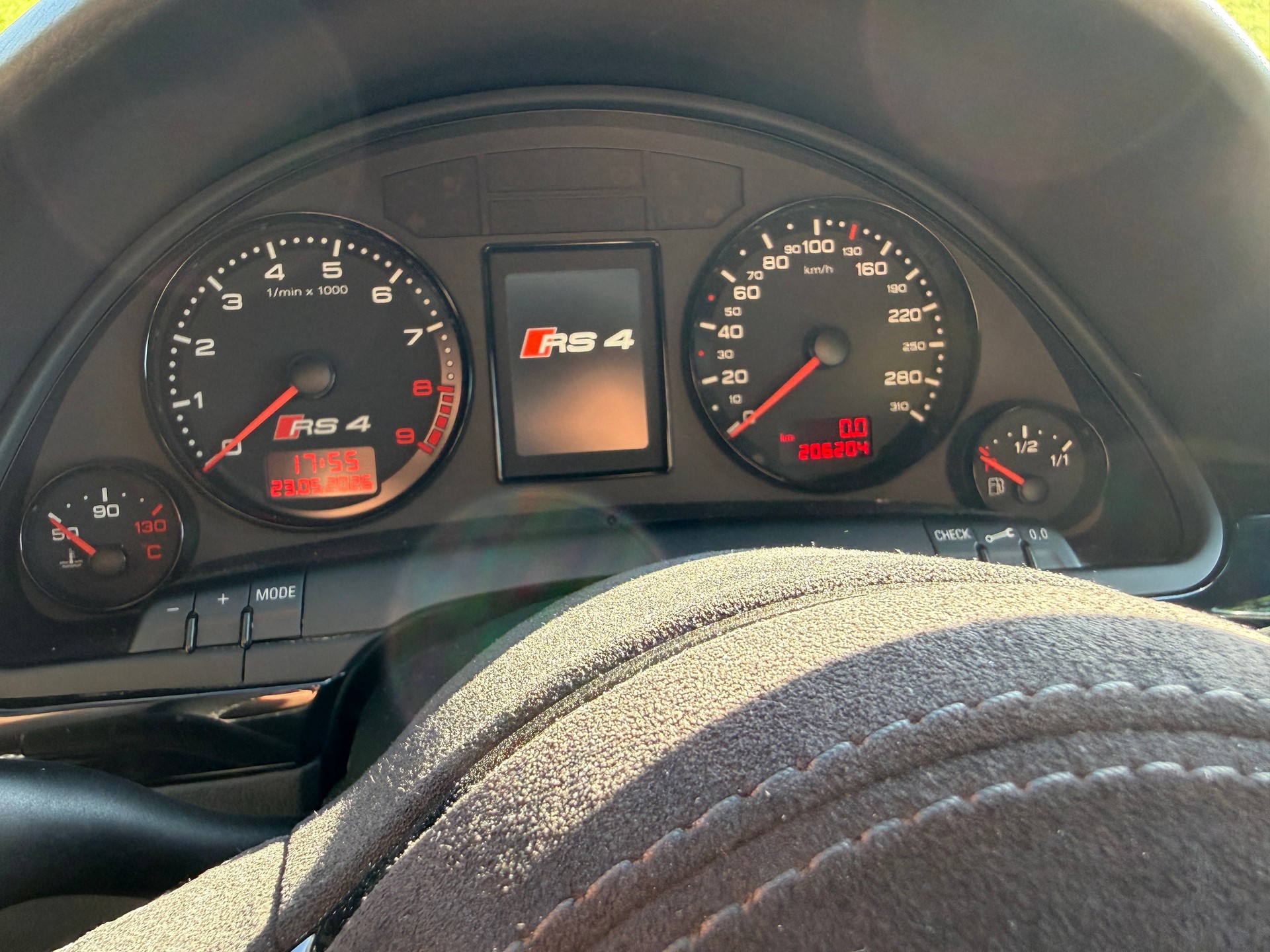 AUDI 4.2 V8 quattro-image-19
