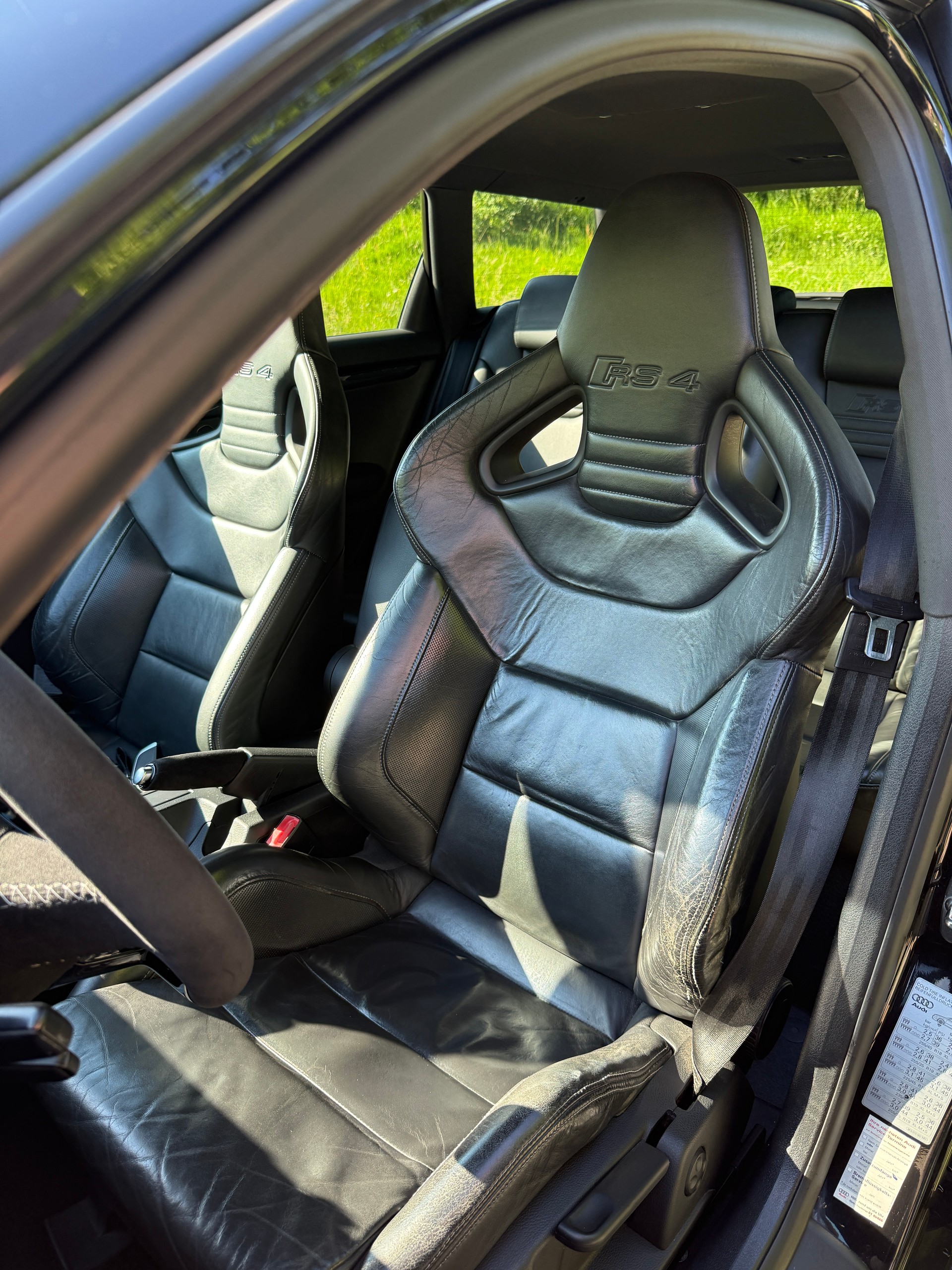 AUDI 4.2 V8 quattro-image-11