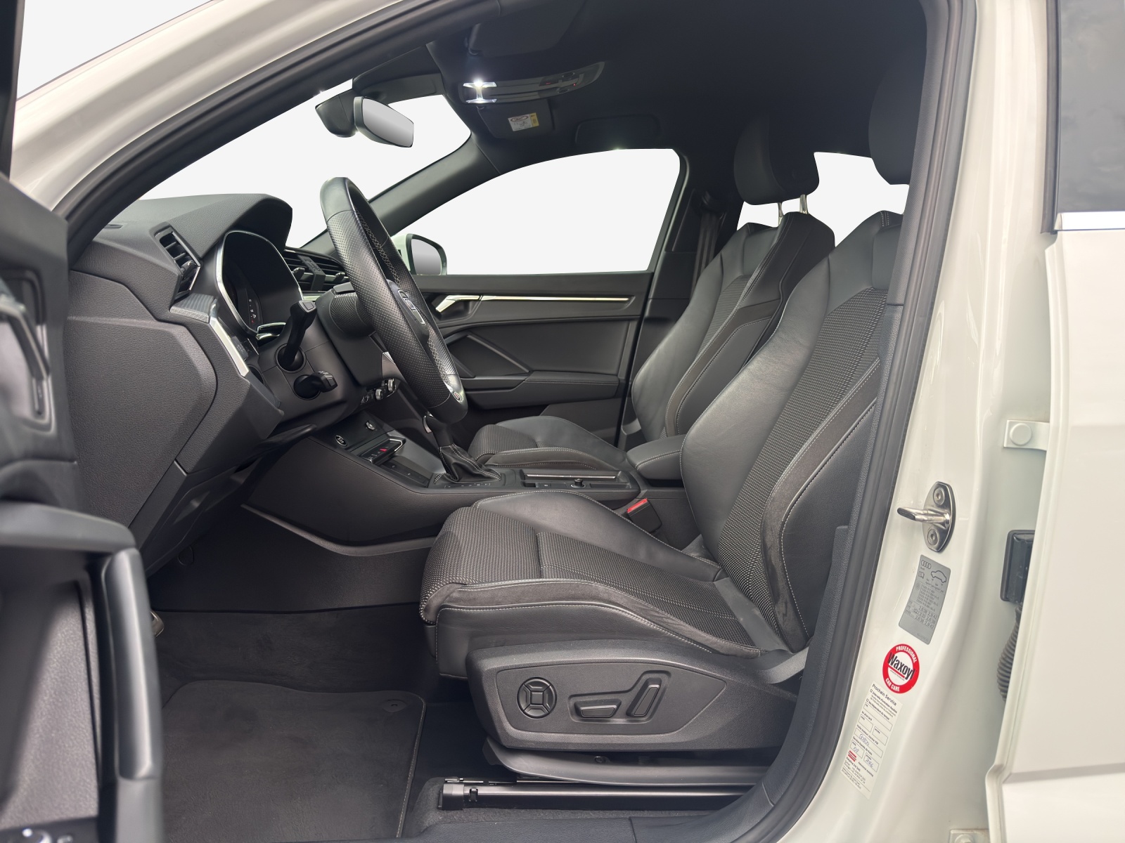 AUDI Q3 Sportback 45 TFSI e S line S-tronic-image-7